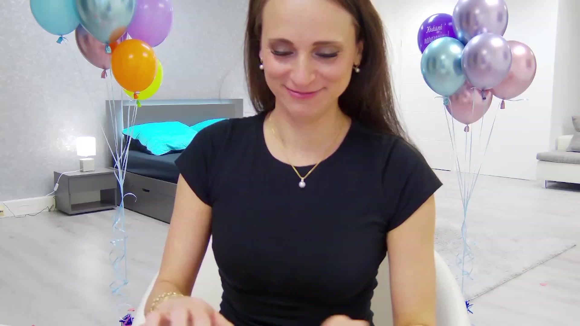 Gallery image thumbnail from Bday_Sisi's myfreecams stream on, 02/13/2024, 24:01 image 2 of 20