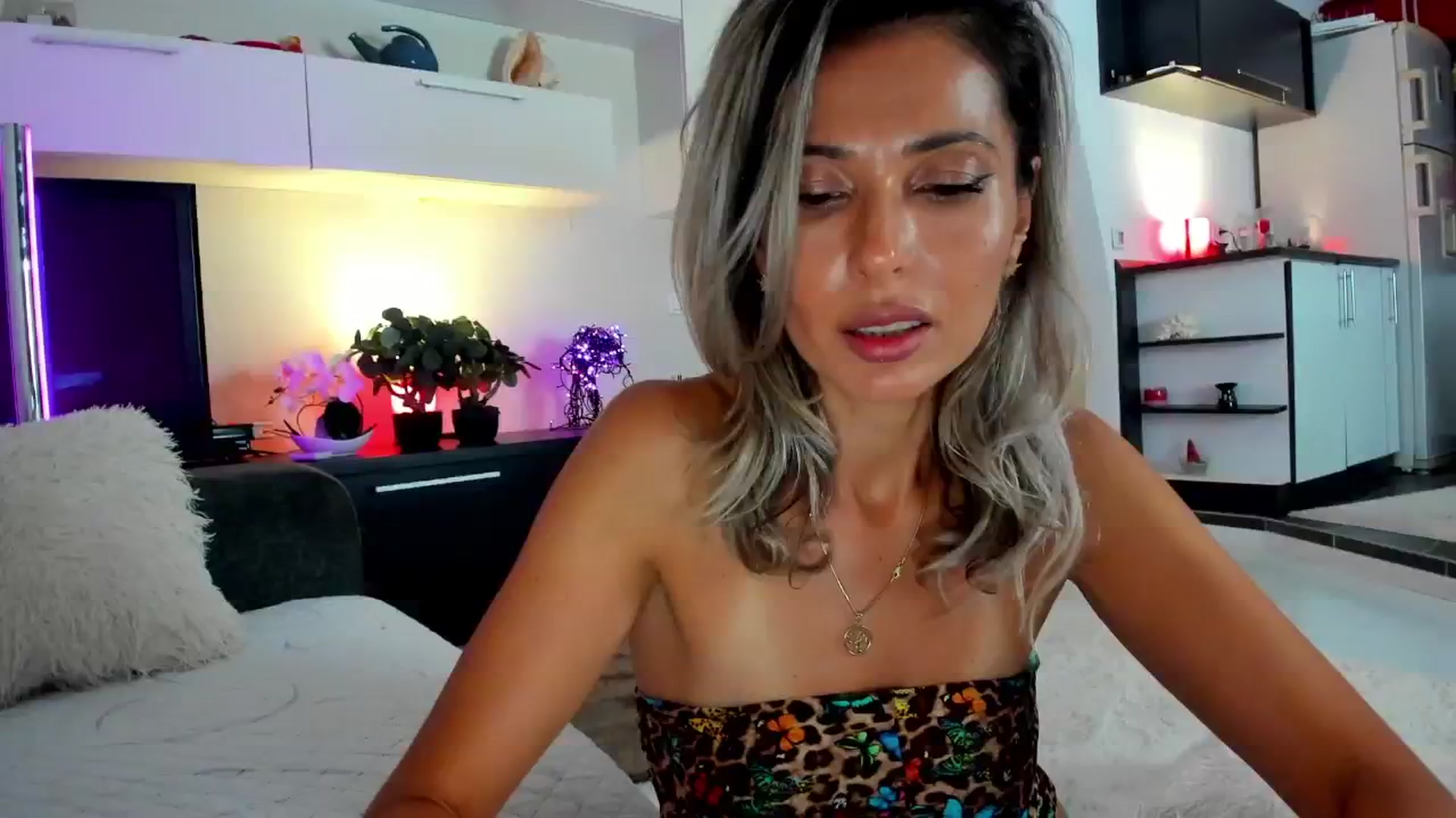 Gallery image thumbnail from Bday_Smiley's myfreecams stream on, 10/14/2024, 21:13 image 8 of 20