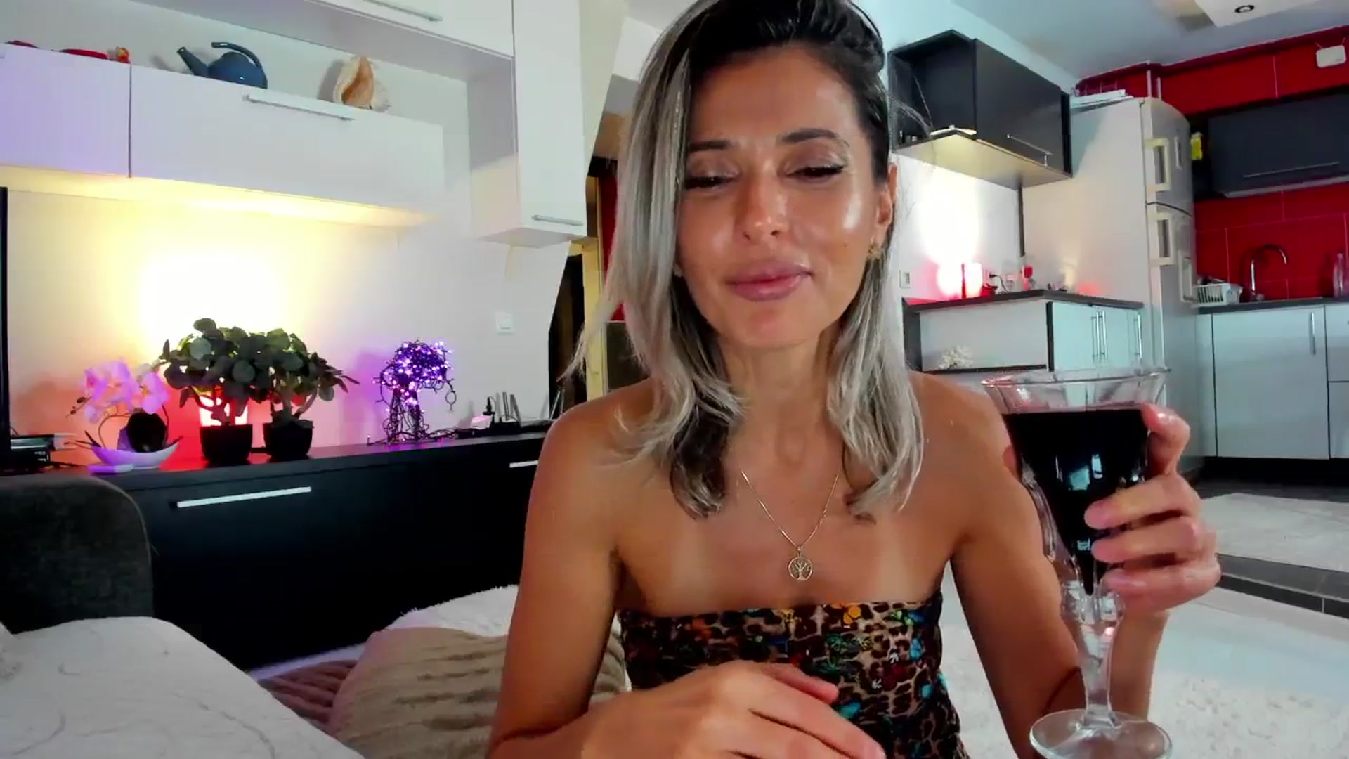 Gallery image thumbnail from Bday_Smiley's myfreecams stream on, 10/15/2024, 24:05 image 4 of 20