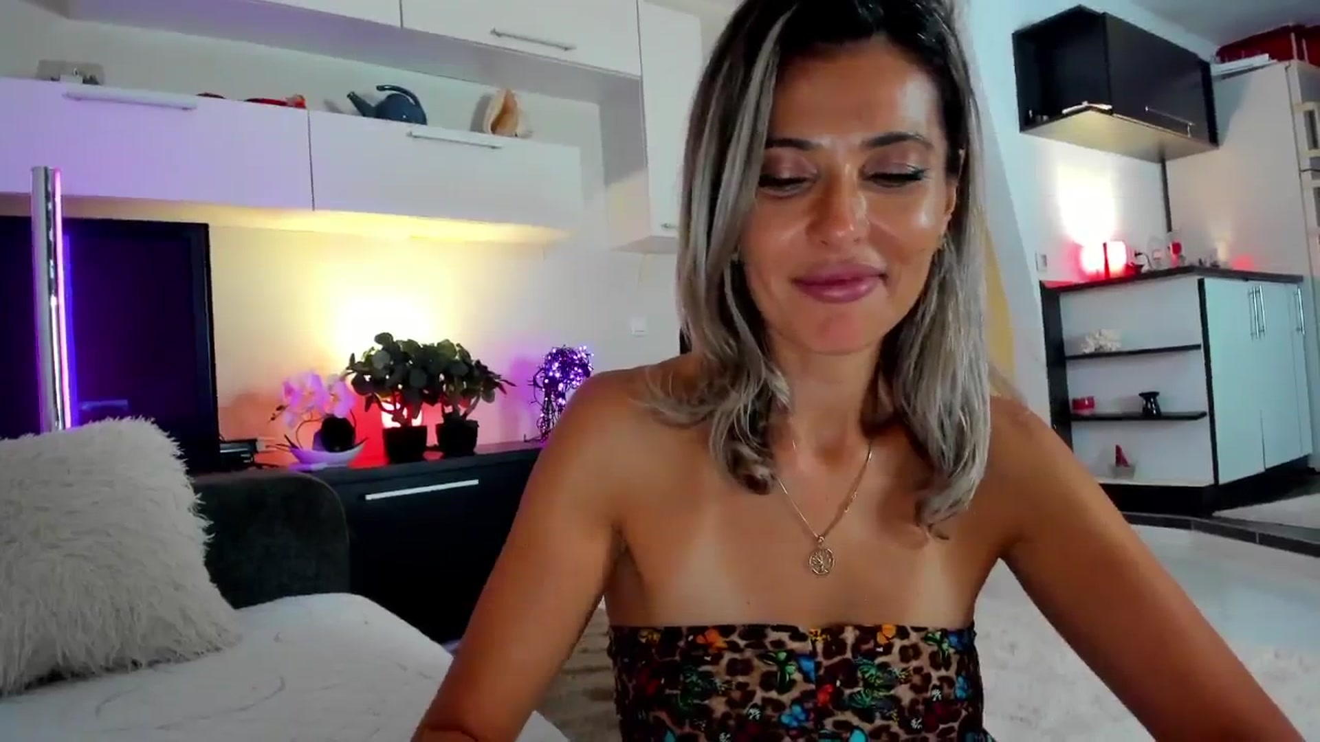 Gallery image thumbnail from Bday_Smiley's myfreecams stream on, 10/15/2024, 24:05 image 20 of 20