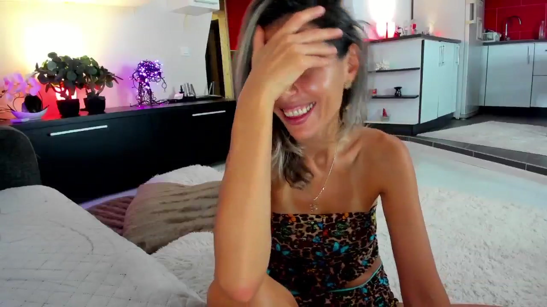 Gallery image thumbnail from Bday_Smiley's myfreecams stream on, 10/15/2024, 24:05 image 9 of 20