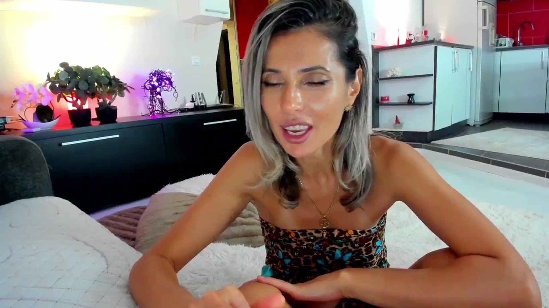 Gallery image thumbnail from Bday_Smiley's myfreecams stream on, 10/15/2024, 24:05 image 18 of 20