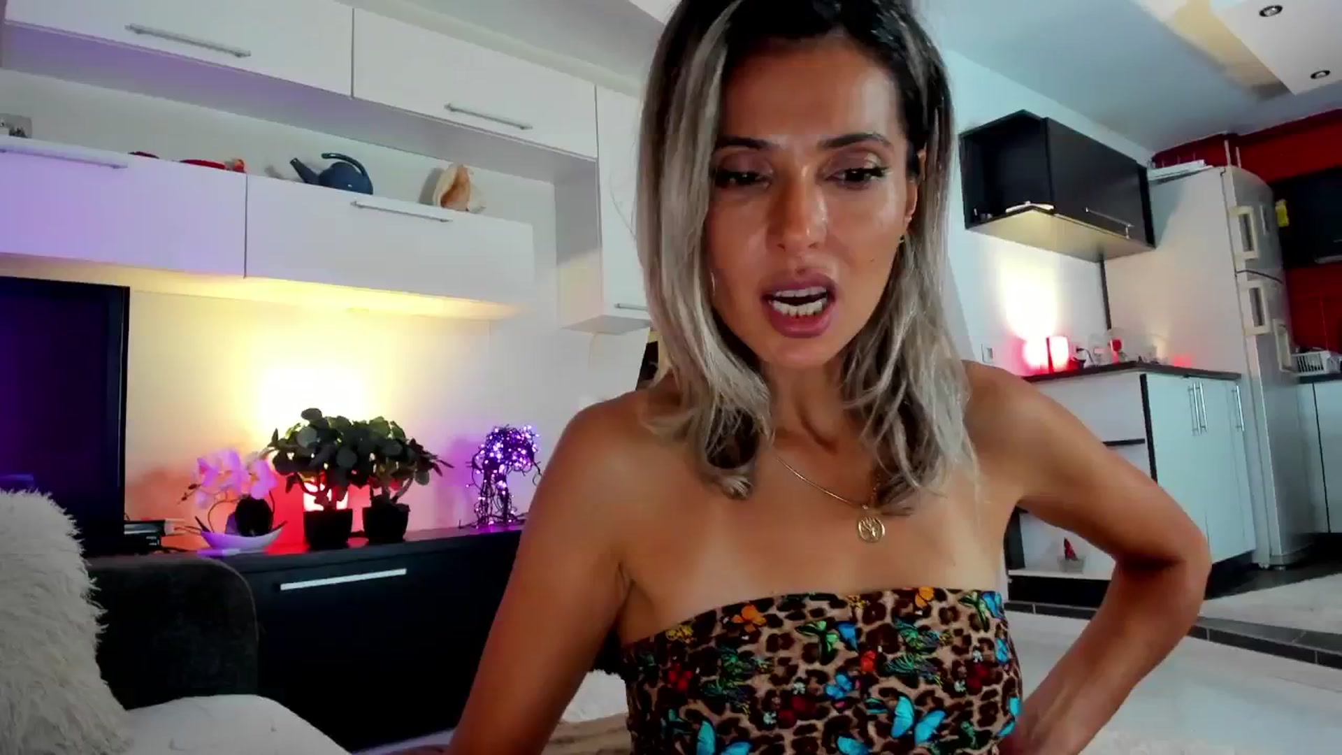 Gallery image thumbnail from Bday_Smiley's myfreecams stream on, 10/15/2024, 24:39 image 8 of 20