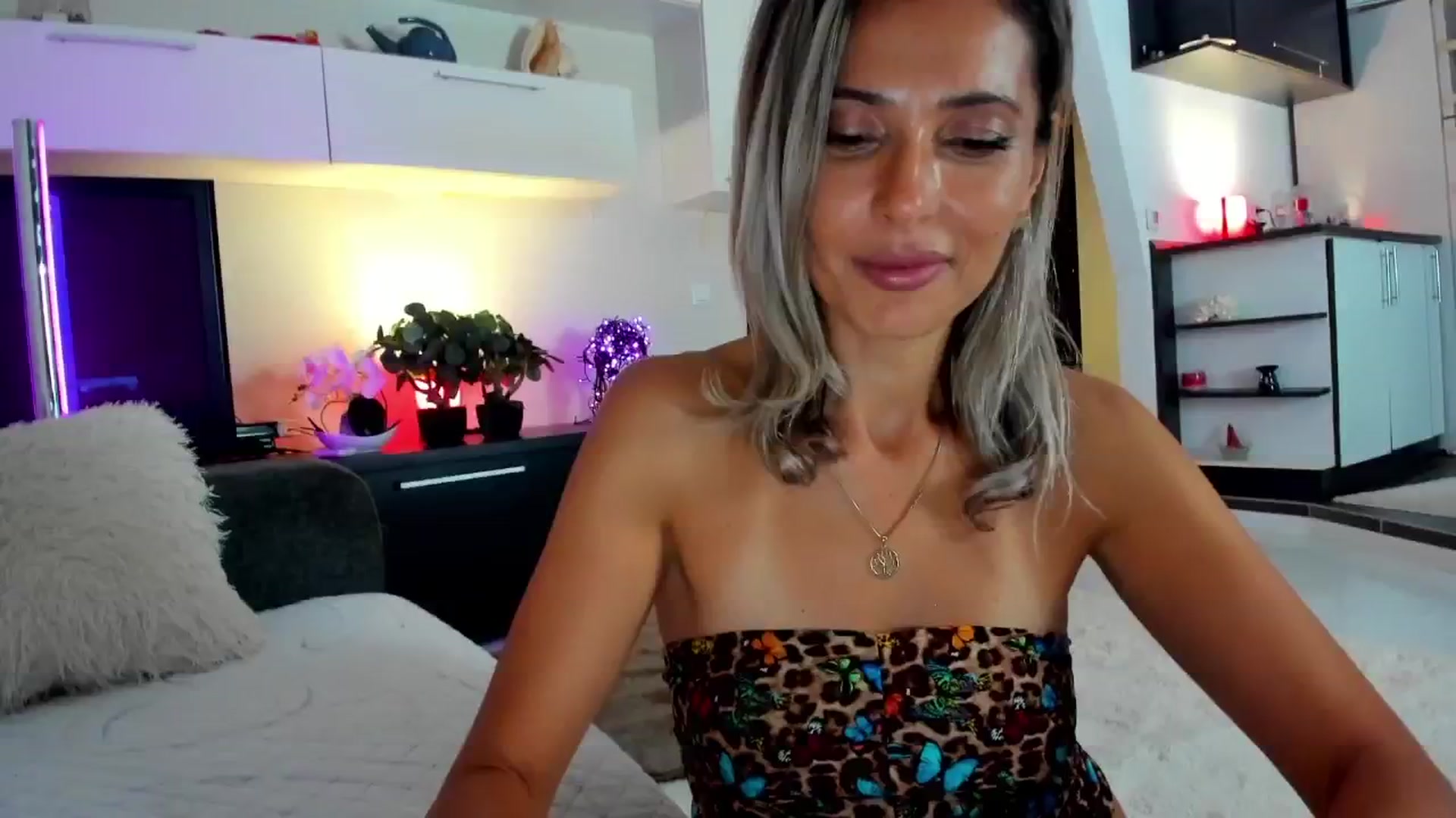 Gallery image thumbnail from Bday_Smiley's myfreecams stream on, 10/15/2024, 24:39 image 14 of 20