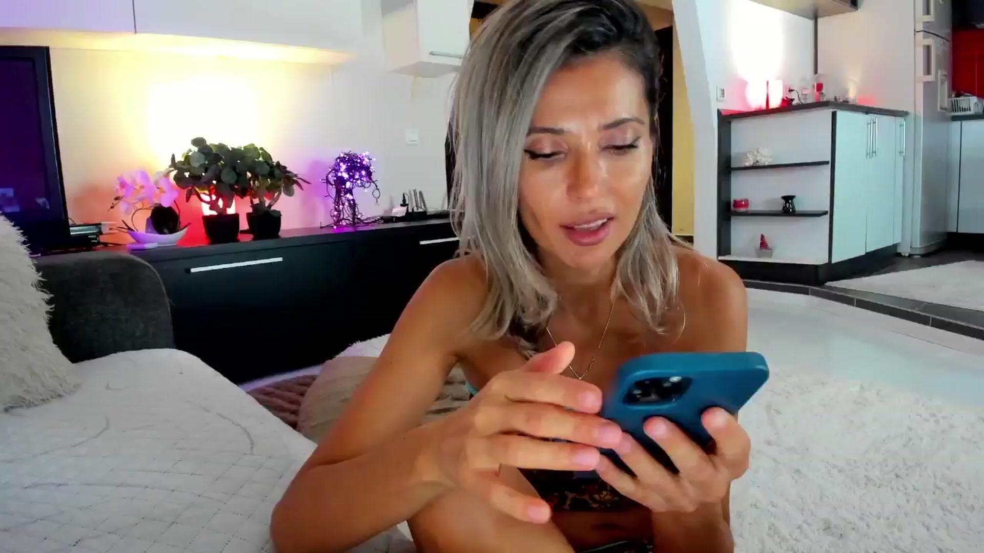 Gallery image thumbnail from Bday_Smiley's myfreecams stream on, 10/15/2024, 02:13 image 7 of 20