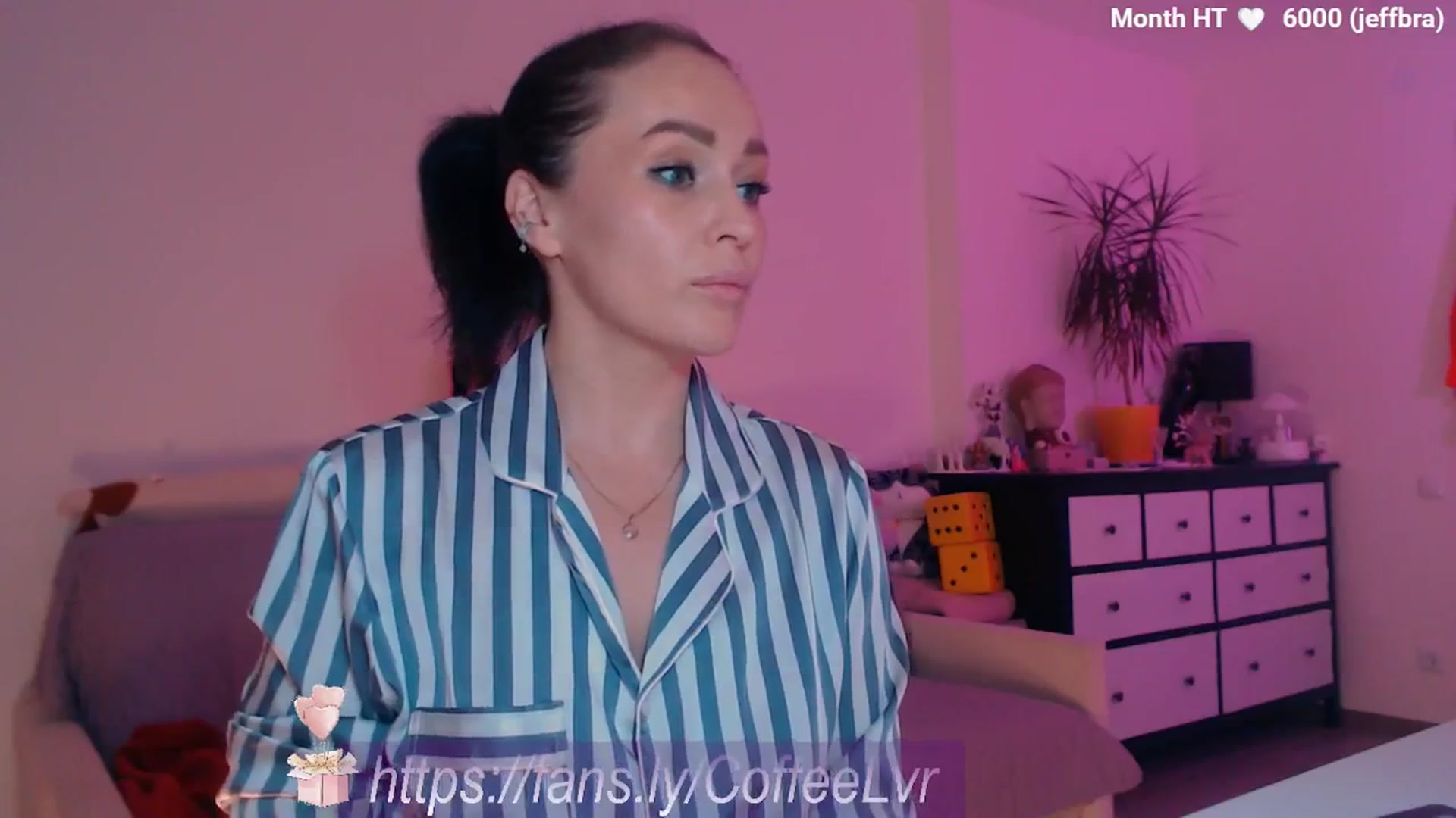 Gallery image thumbnail from Bday_brew's myfreecams stream on, 10/29/2025, 18:38 image 12 of 20