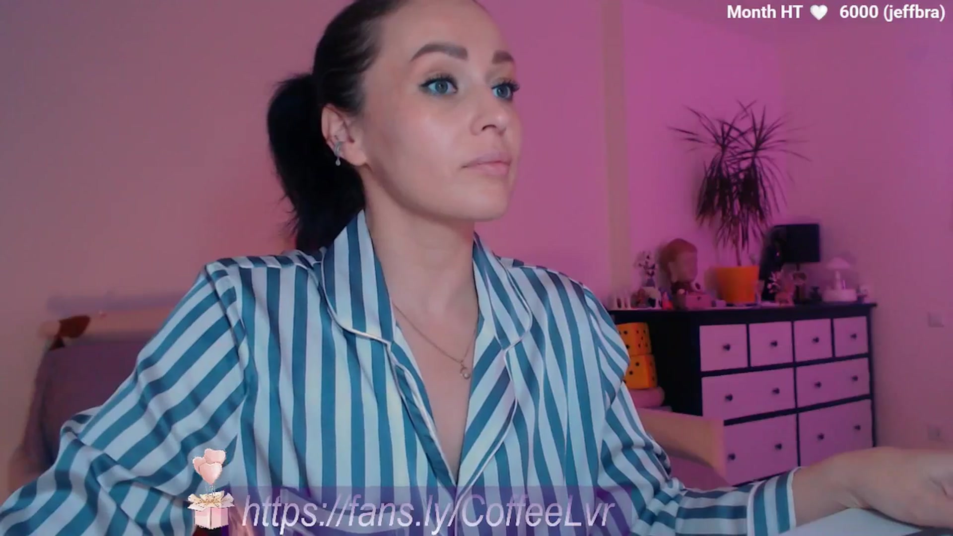 Gallery image thumbnail from Bday_brew's myfreecams stream on, 10/29/2025, 18:38 image 9 of 20