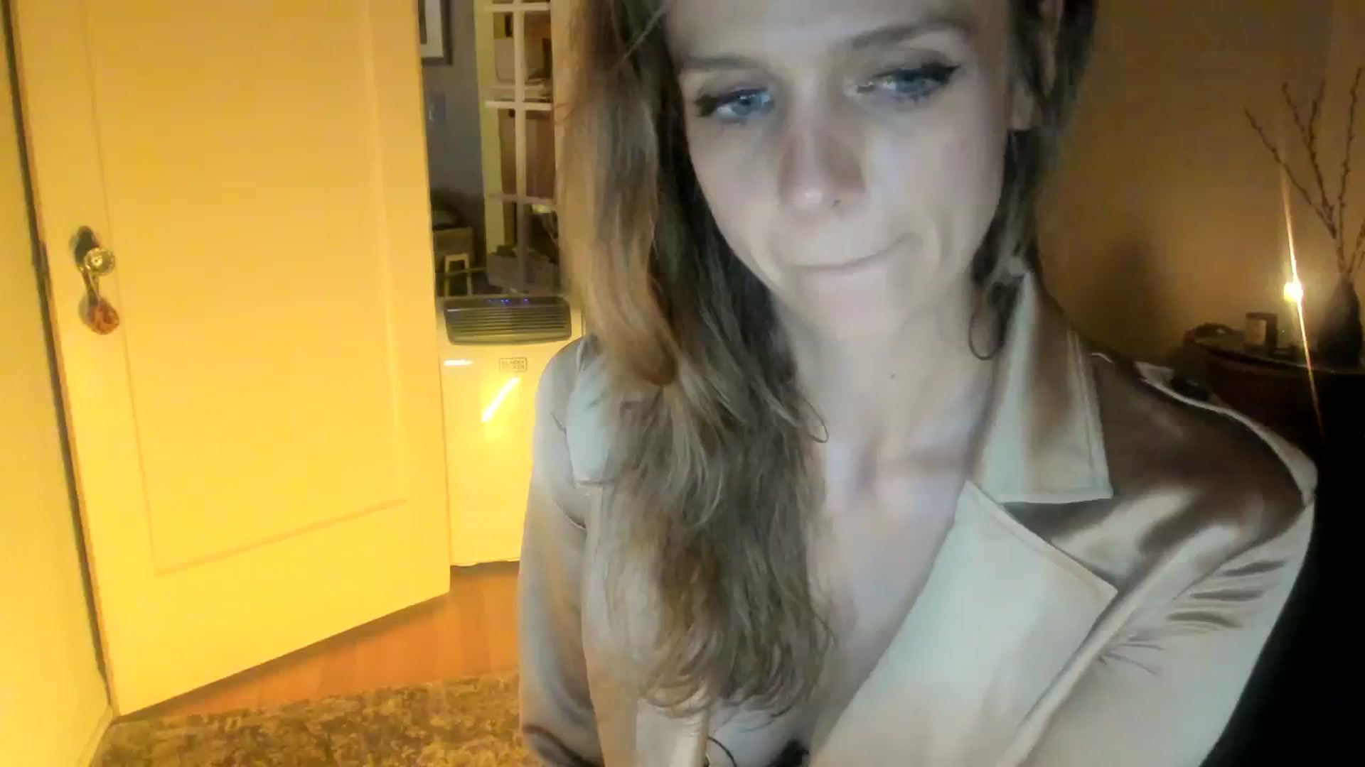 Gallery image thumbnail from Bdaymuffin's myfreecams stream on, 08/04/2023, 06:06 image 19 of 20