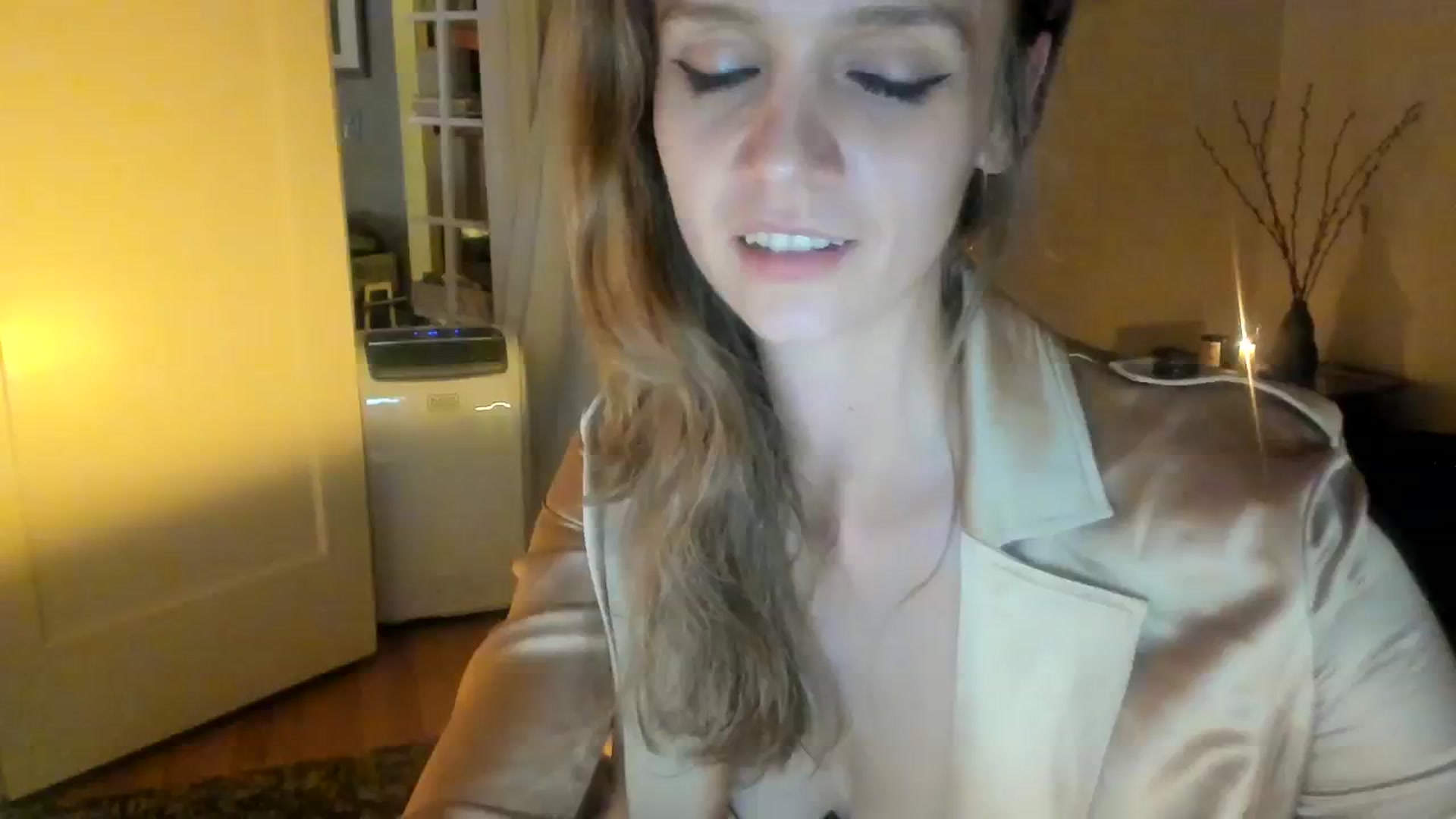 Gallery image thumbnail from Bdaymuffin's myfreecams stream on, 08/04/2023, 07:32 image 1 of 20