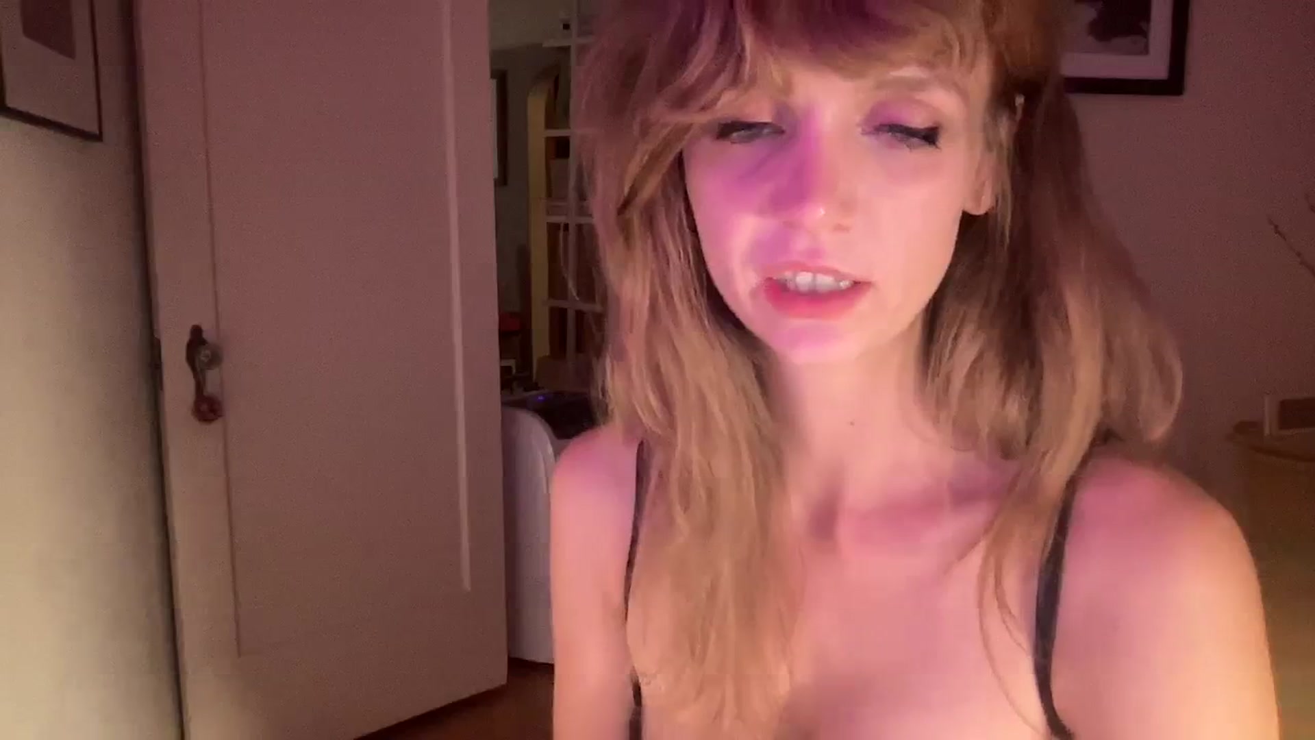Gallery image thumbnail from Bdaymuffin's myfreecams stream on, 08/06/2023, 09:20 image 18 of 20