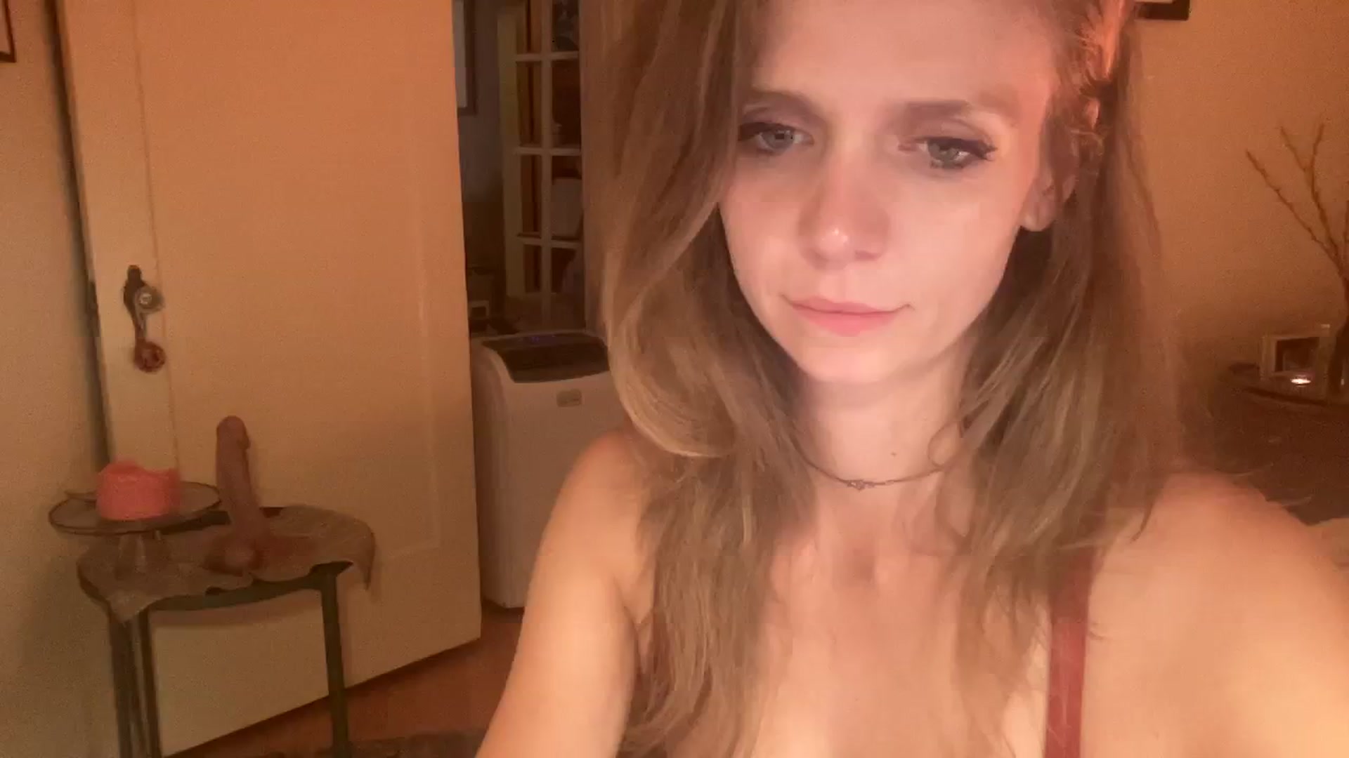 Gallery image thumbnail from Bdaymuffin's myfreecams stream on, 08/12/2023, 08:43 image 19 of 20