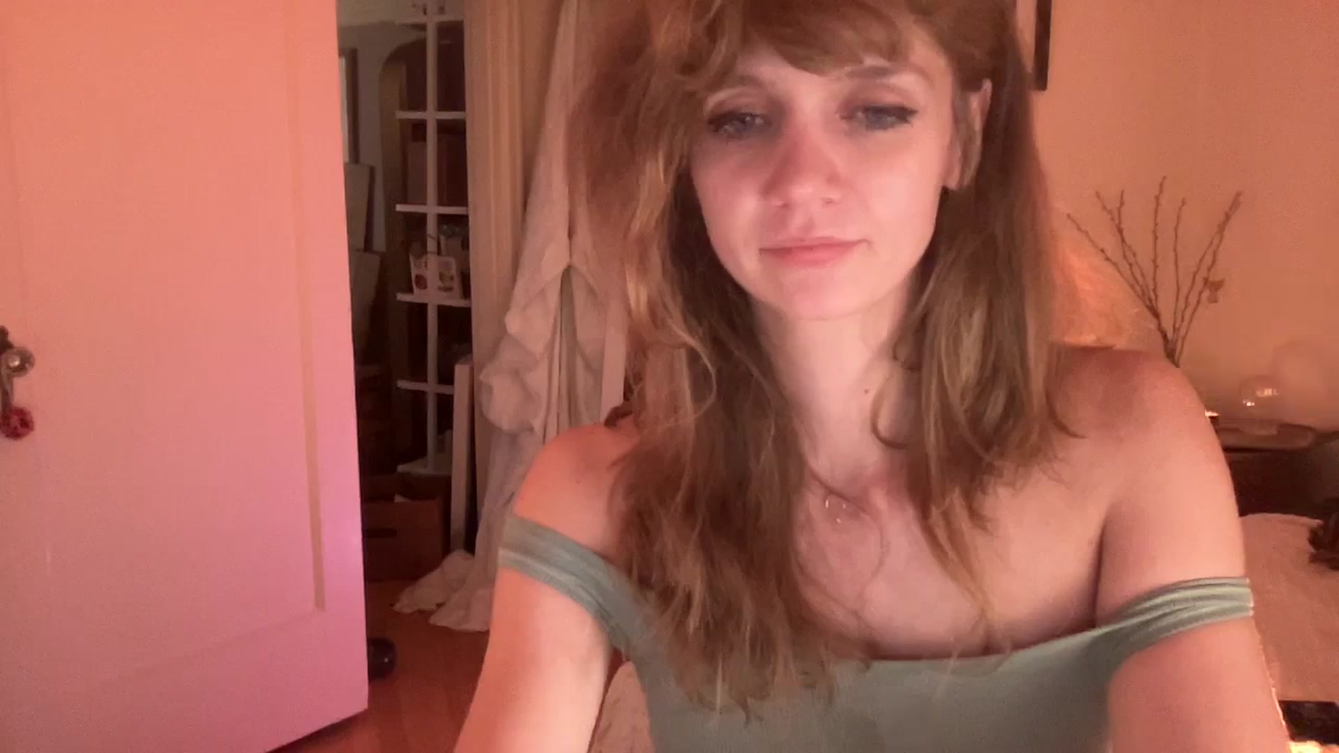 Gallery image thumbnail from Bdaymuffin's myfreecams stream on, 09/01/2023, 07:12 image 19 of 20
