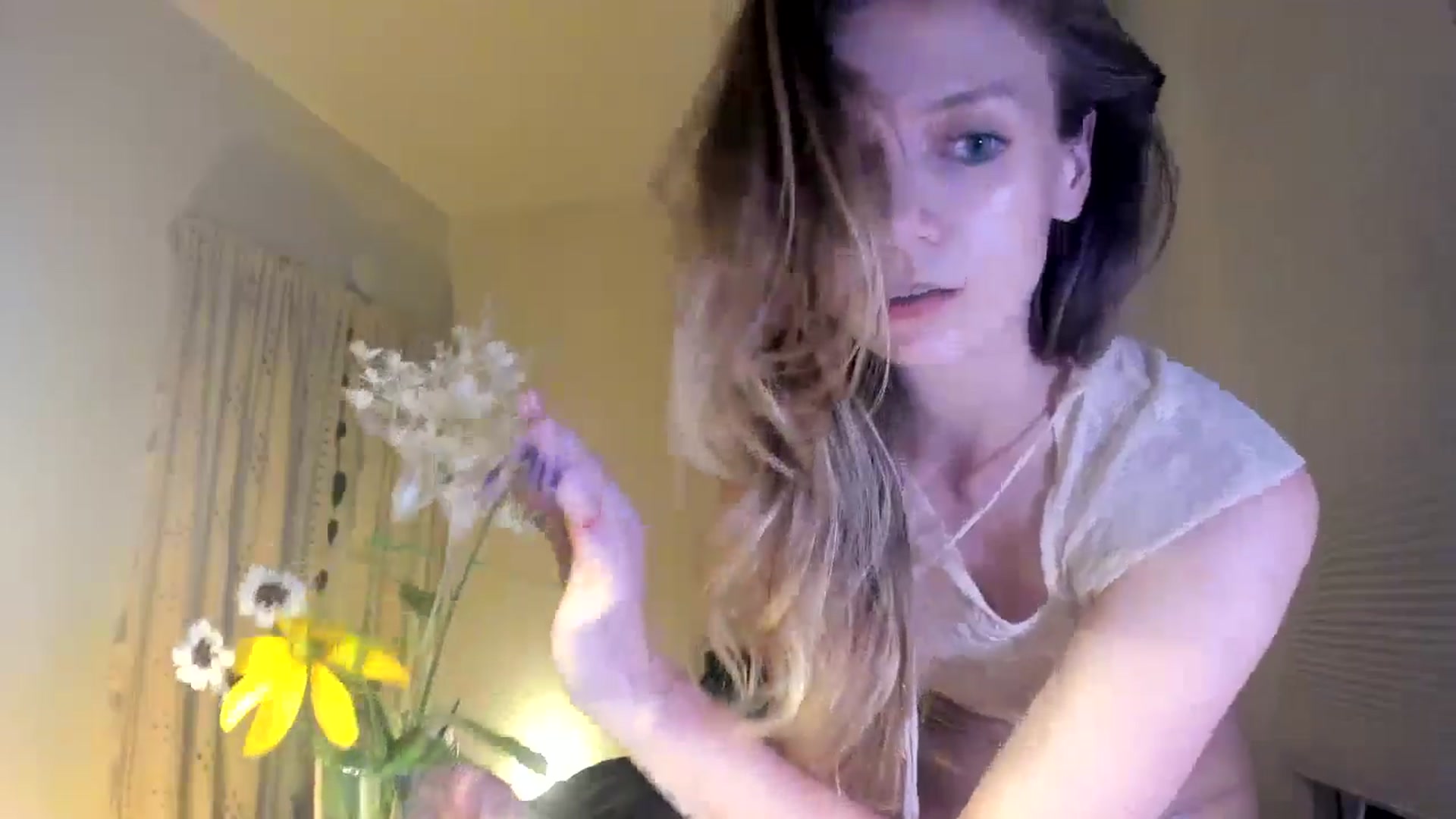 Gallery image thumbnail from Bdaymuffin's myfreecams stream on, 08/04/2024, 06:00 image 13 of 20