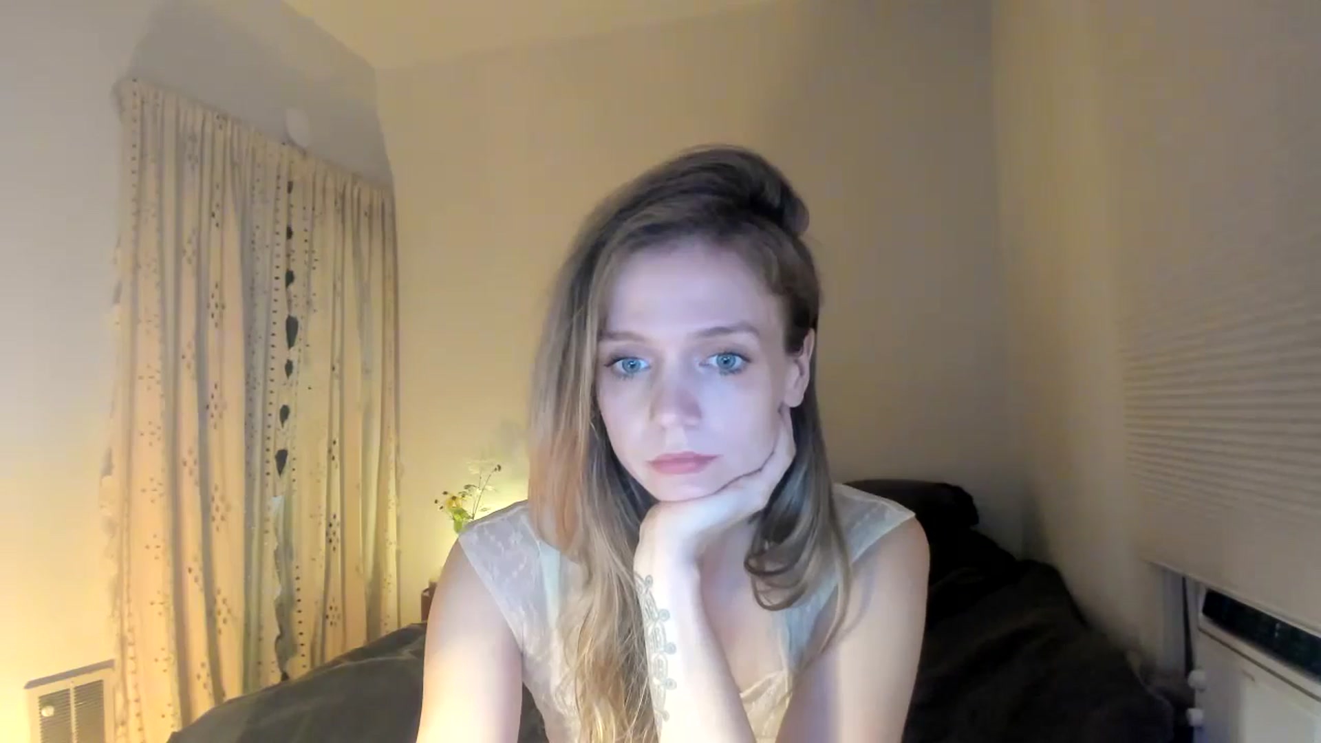 Gallery image thumbnail from Bdaymuffin's myfreecams stream on, 08/04/2024, 06:00 image 5 of 20