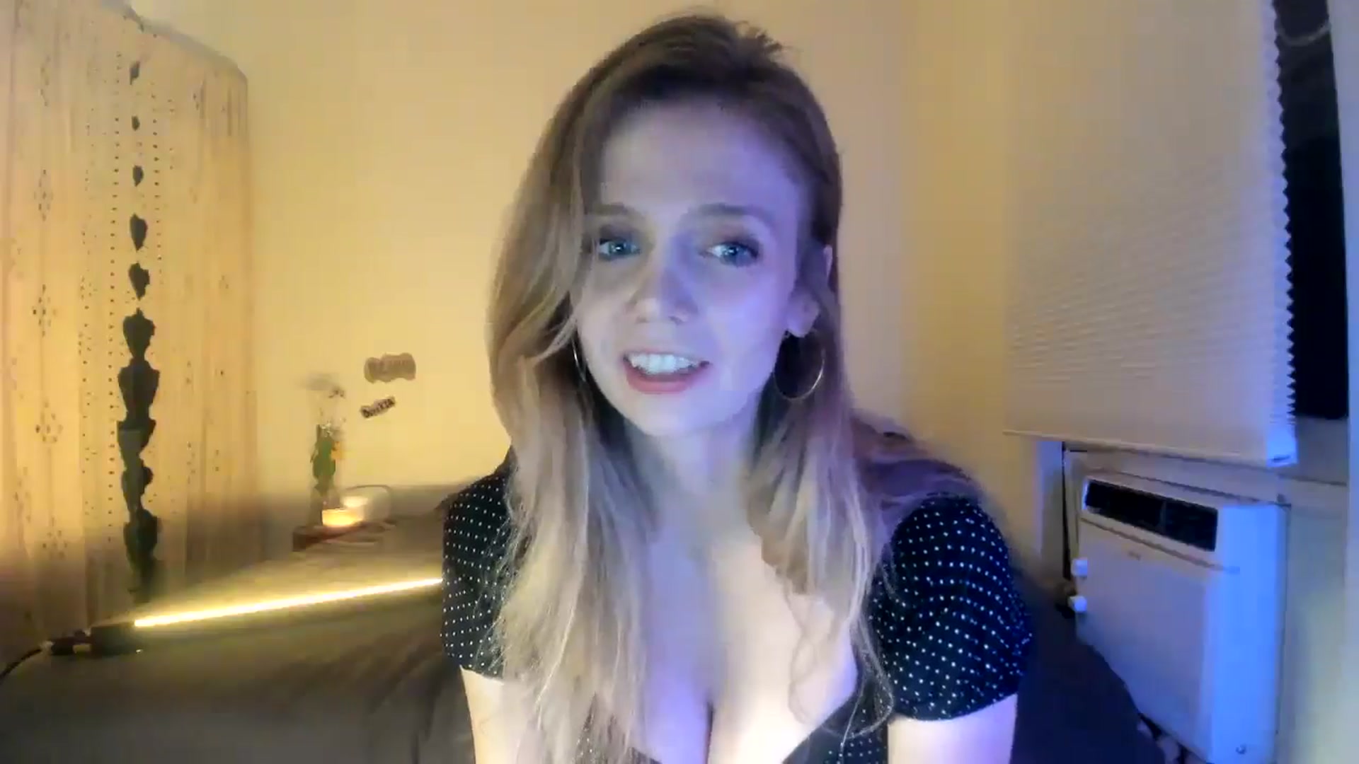 Gallery image thumbnail from Bdaymuffin's myfreecams stream on, 08/08/2024, 05:09 image 16 of 20