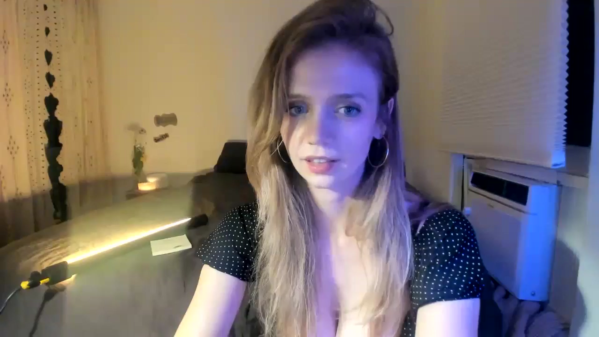 Gallery image thumbnail from Bdaymuffin's myfreecams stream on, 08/08/2024, 06:28 image 18 of 20