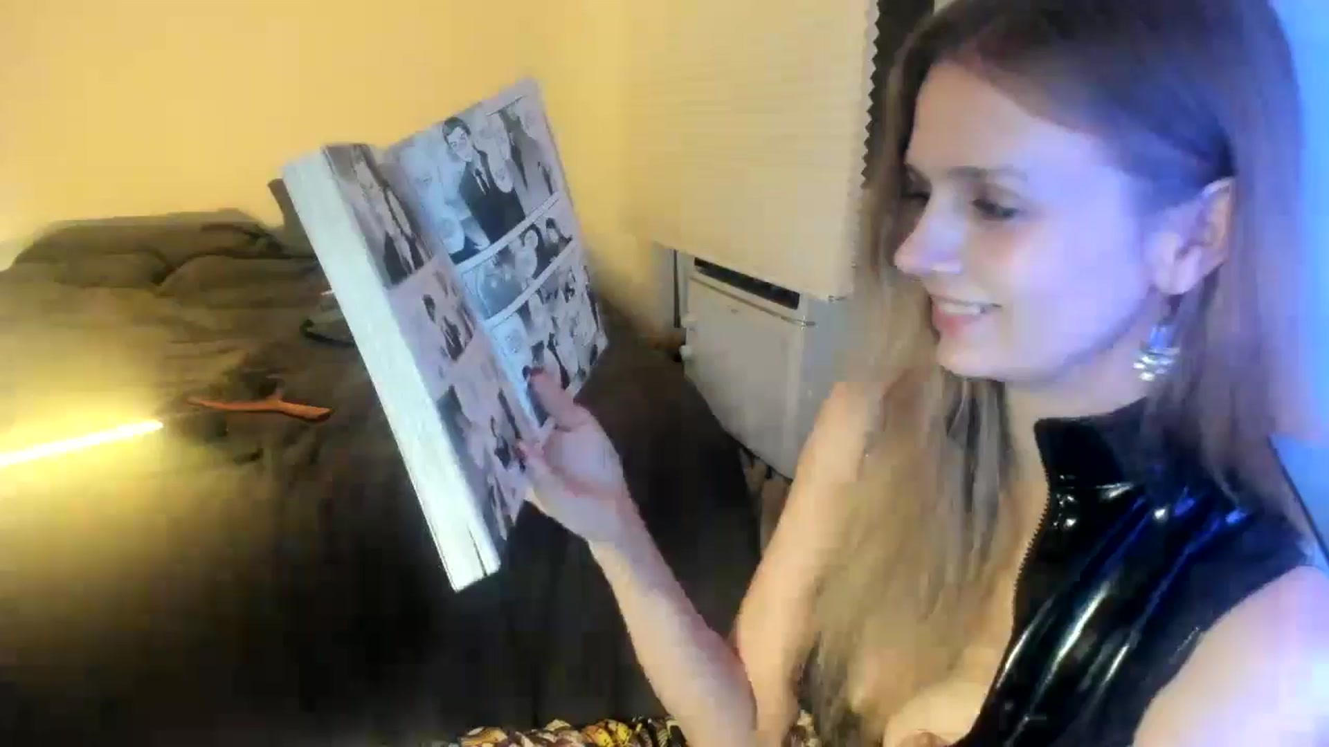 Gallery image thumbnail from Bdaymuffin's myfreecams stream on, 08/09/2024, 06:45 image 11 of 20