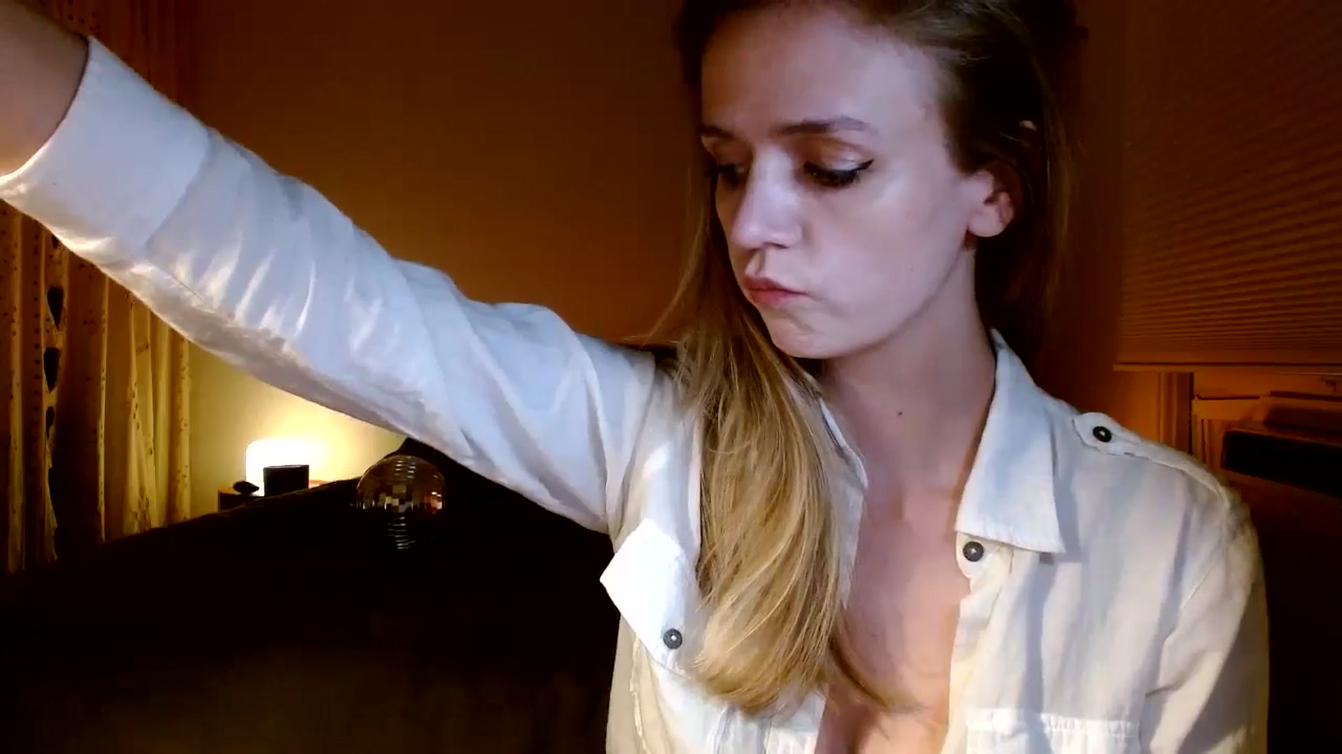 Gallery image thumbnail from Bdaymuffin's myfreecams stream on, 08/22/2024, 04:10 image 10 of 20