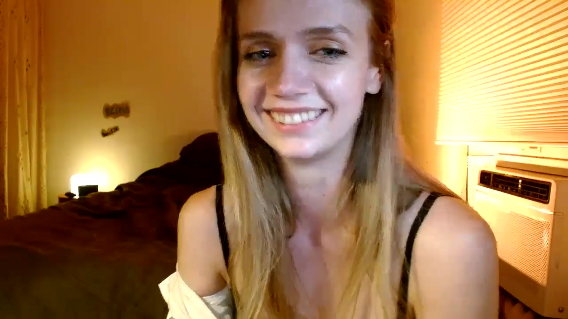 Gallery image thumbnail from Bdaymuffin's myfreecams stream on, 08/22/2024, 05:58 image 12 of 20