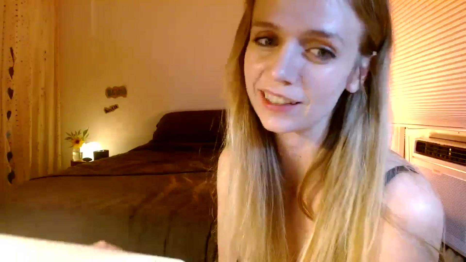 Gallery image thumbnail from Bdaymuffin's myfreecams stream on, 08/23/2024, 05:53 image 12 of 20