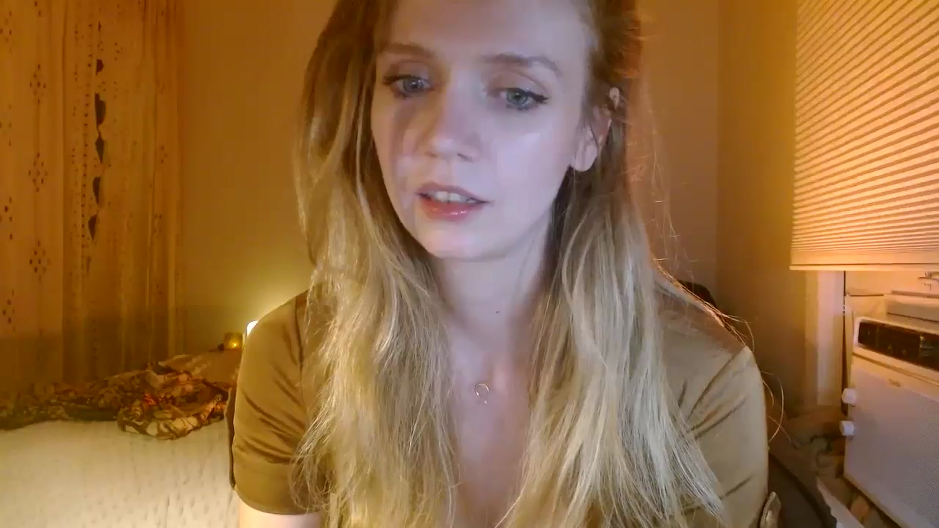 Gallery image thumbnail from Bdaymuffin's myfreecams stream on, 08/27/2024, 07:01 image 17 of 20