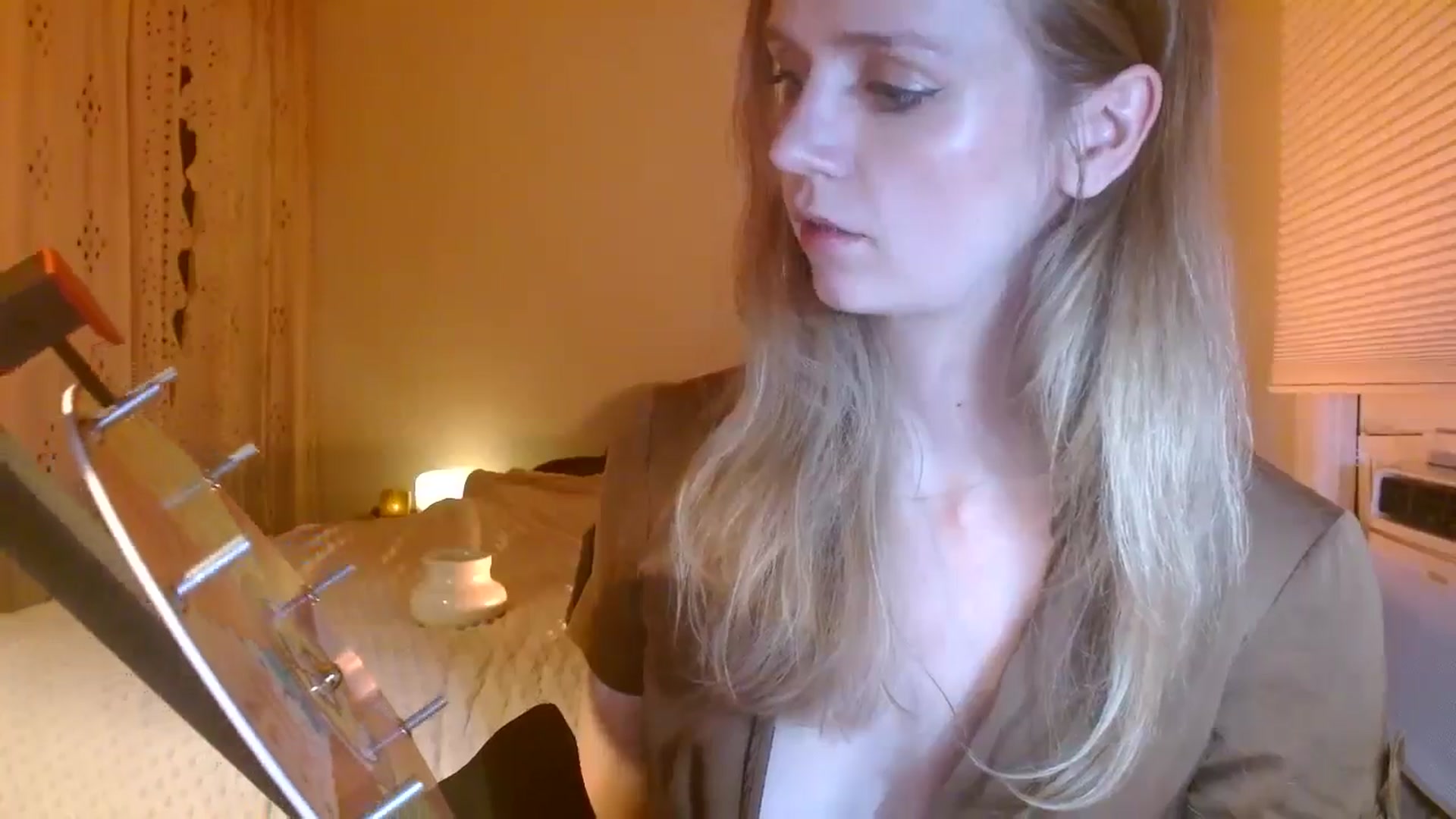 Gallery image thumbnail from Bdaymuffin's myfreecams stream on, 08/27/2024, 07:01 image 13 of 20