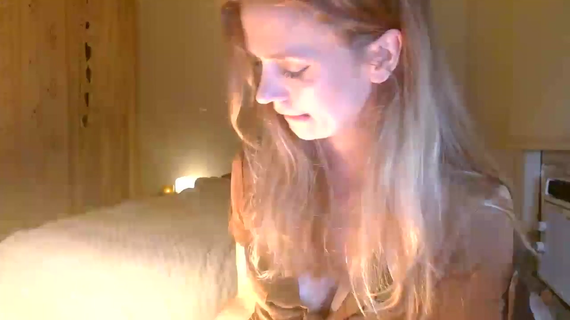 Gallery image thumbnail from Bdaymuffin's myfreecams stream on, 08/27/2024, 07:01 image 5 of 20