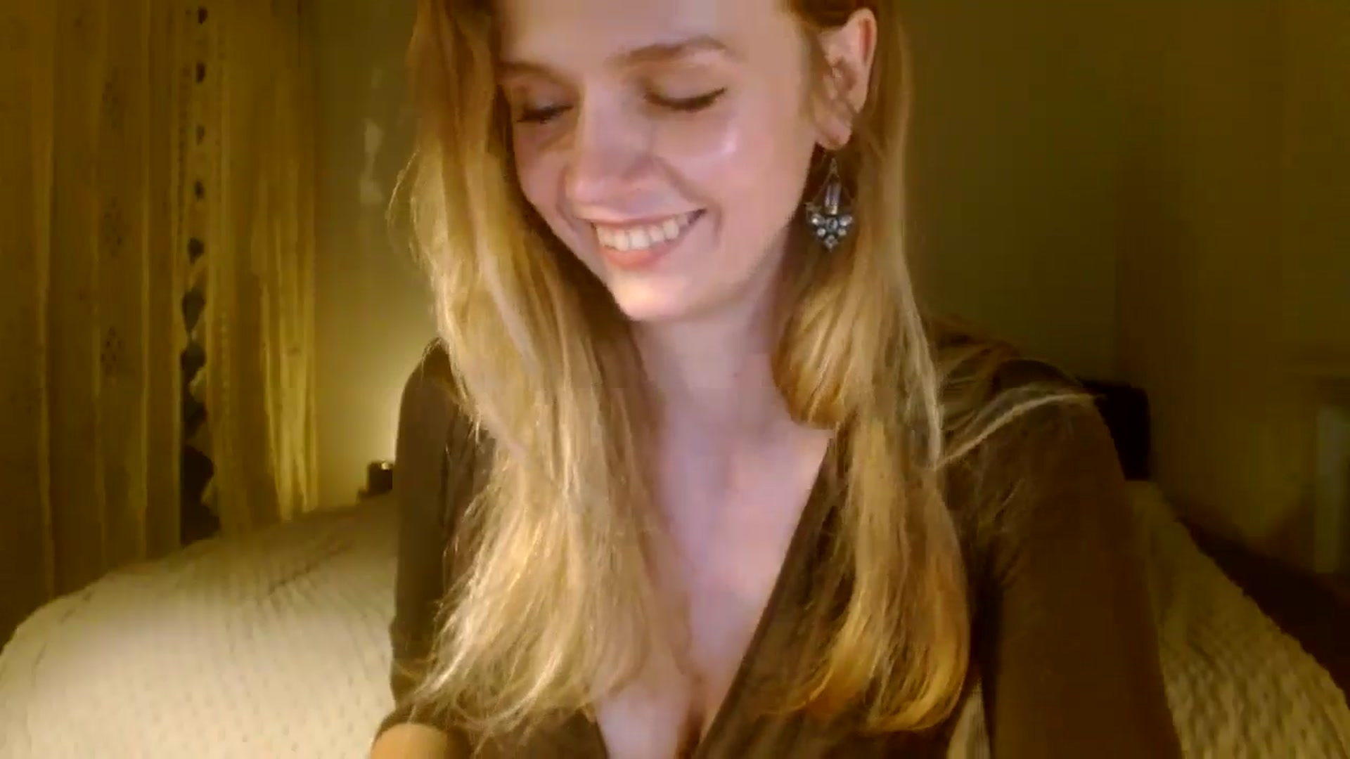 Gallery image thumbnail from Bdaymuffin's myfreecams stream on, 08/30/2024, 05:04 image 3 of 20