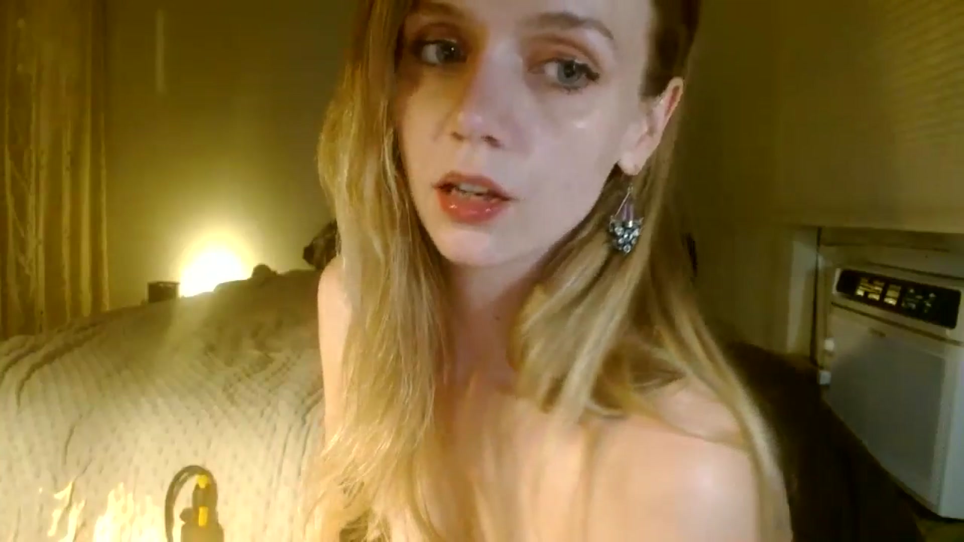 Gallery image thumbnail from Bdaymuffin's myfreecams stream on, 08/30/2024, 06:16 image 4 of 20