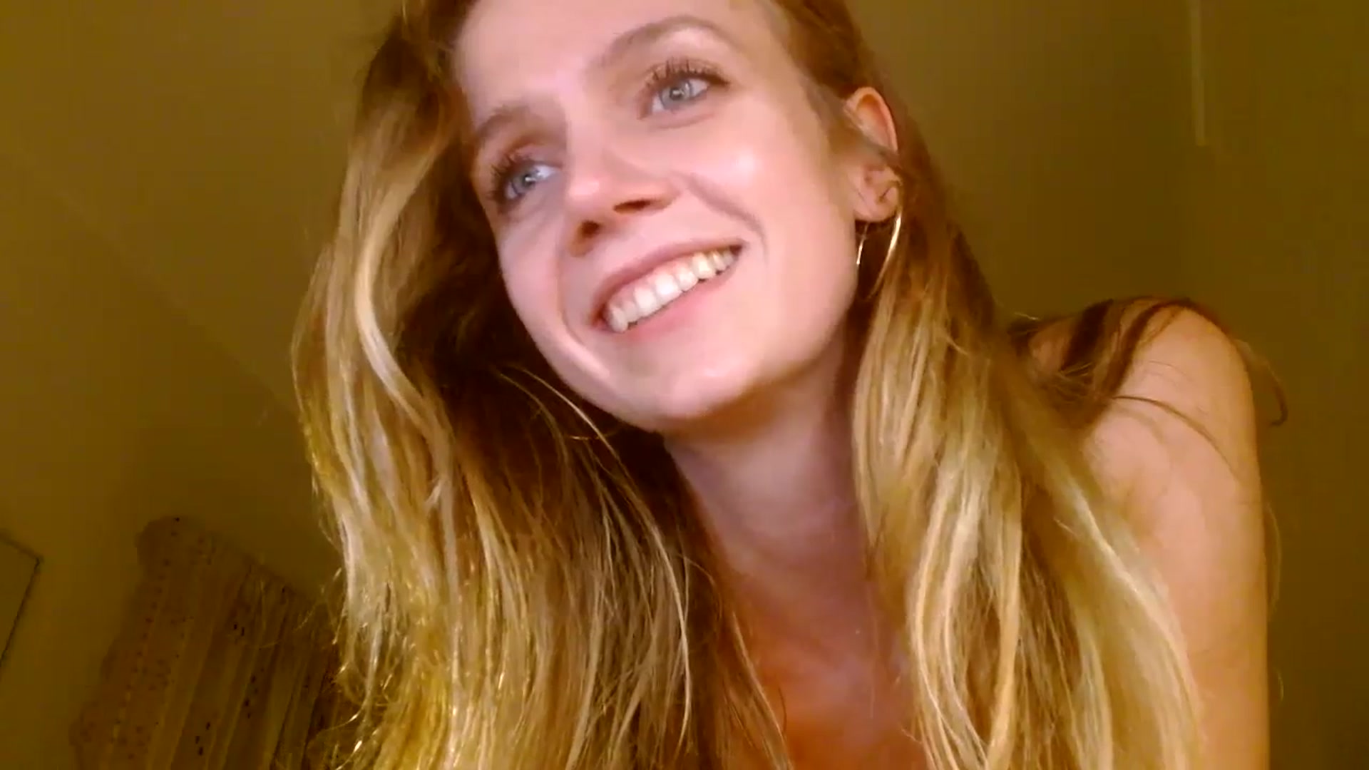 Gallery image thumbnail from Bdaymuffin's myfreecams stream on, 08/31/2024, 07:26 image 10 of 20