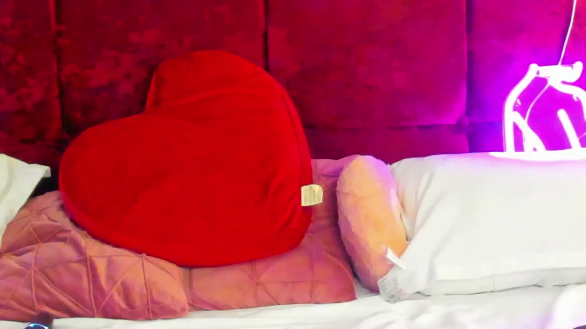 Gallery image thumbnail from BeMySugar69's myfreecams stream on, 03/12/2024, 11:35 image 12 of 20