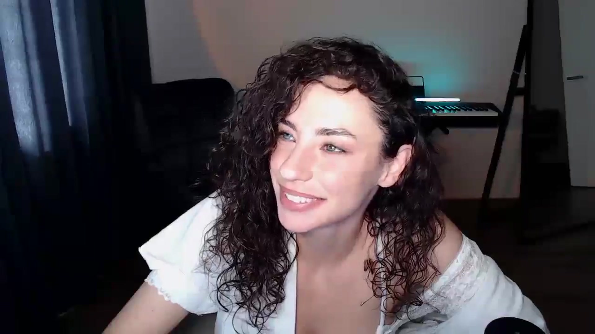 Gallery image thumbnail from BeWonderful's myfreecams stream on, 08/17/2025, 12:00 image 2 of 20