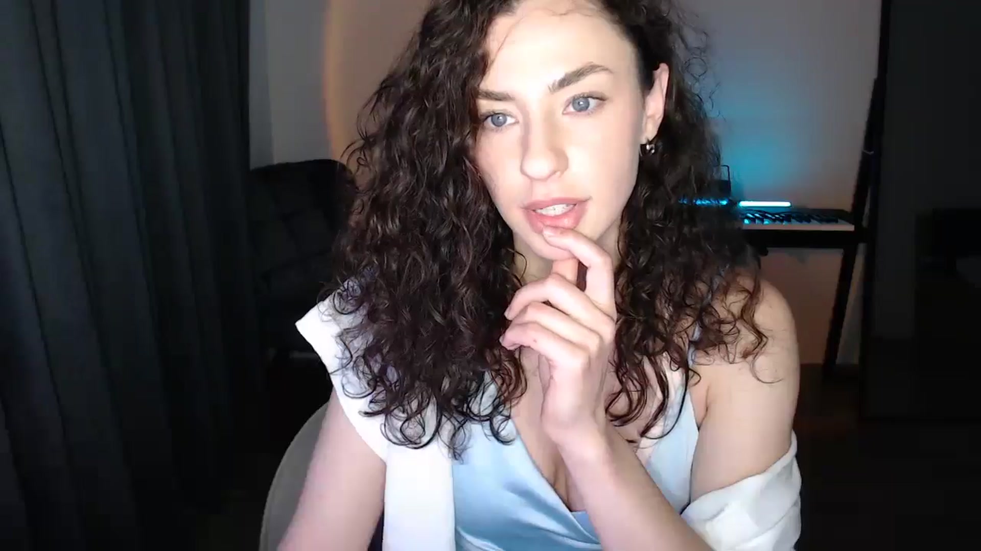 Gallery image thumbnail from BeWonderful's myfreecams stream on, 10/14/2025, 13:56 image 10 of 20