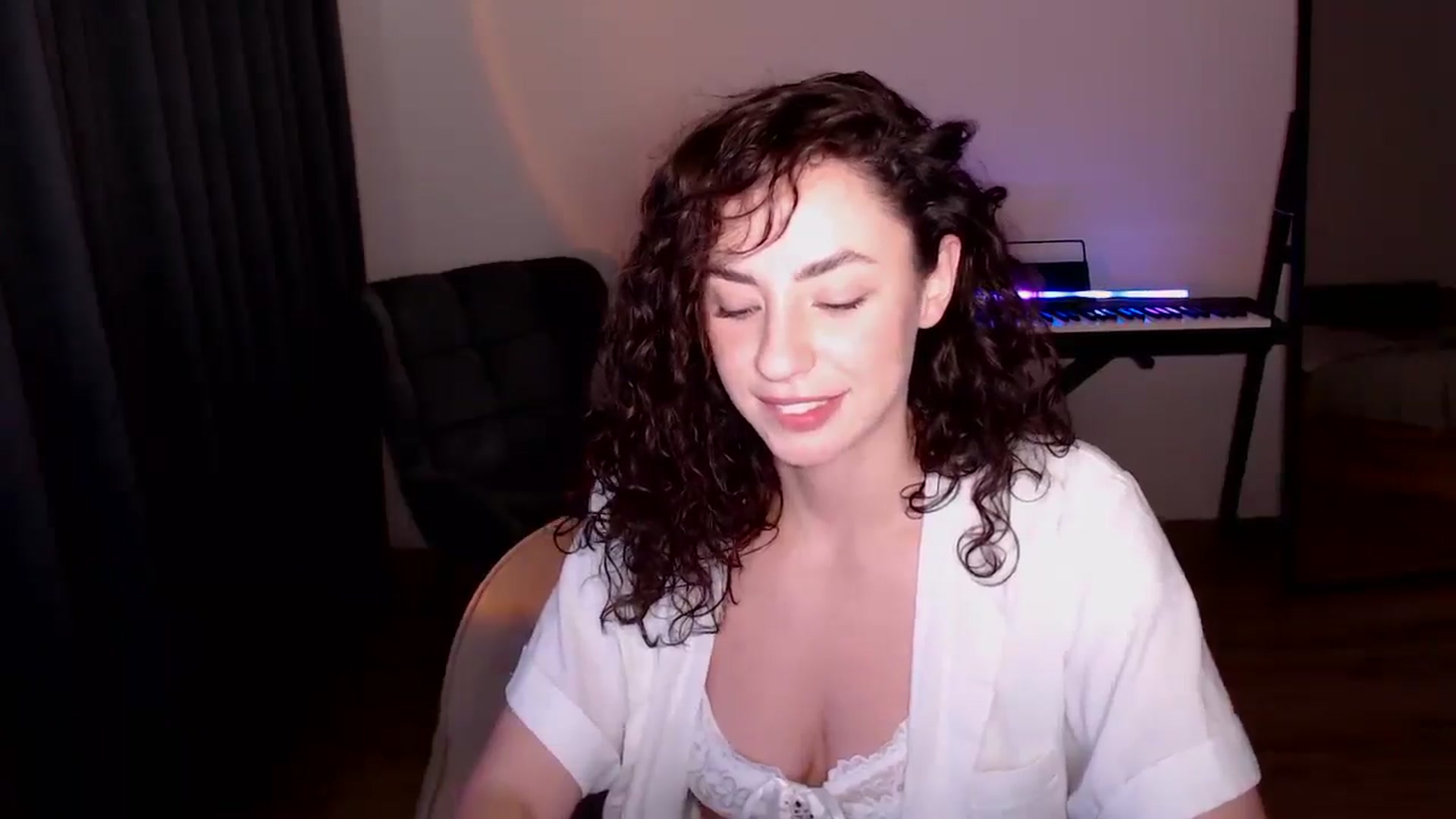 Gallery image thumbnail from BeWonderful's myfreecams stream on, 12/04/2025, 14:25 image 16 of 20