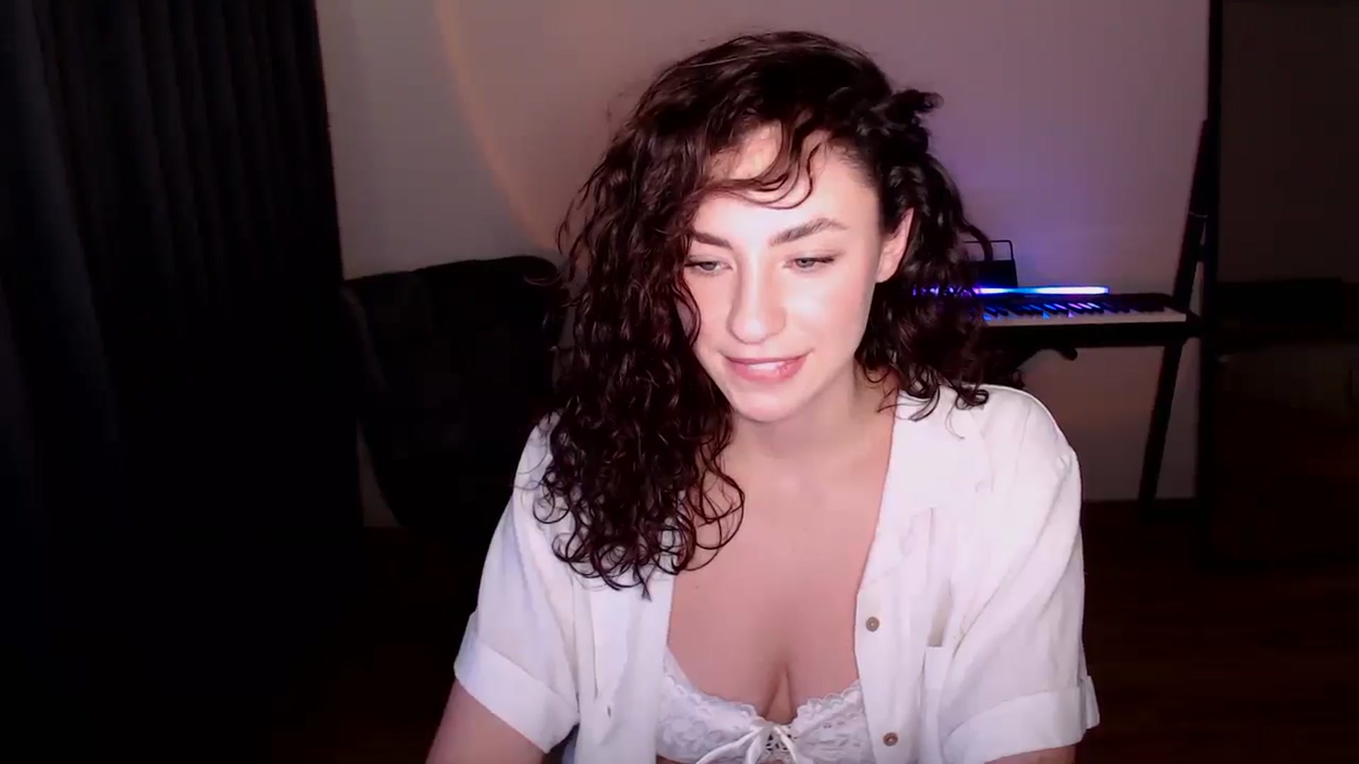 Gallery image thumbnail from BeWonderful's myfreecams stream on, 12/04/2025, 14:25 image 7 of 20