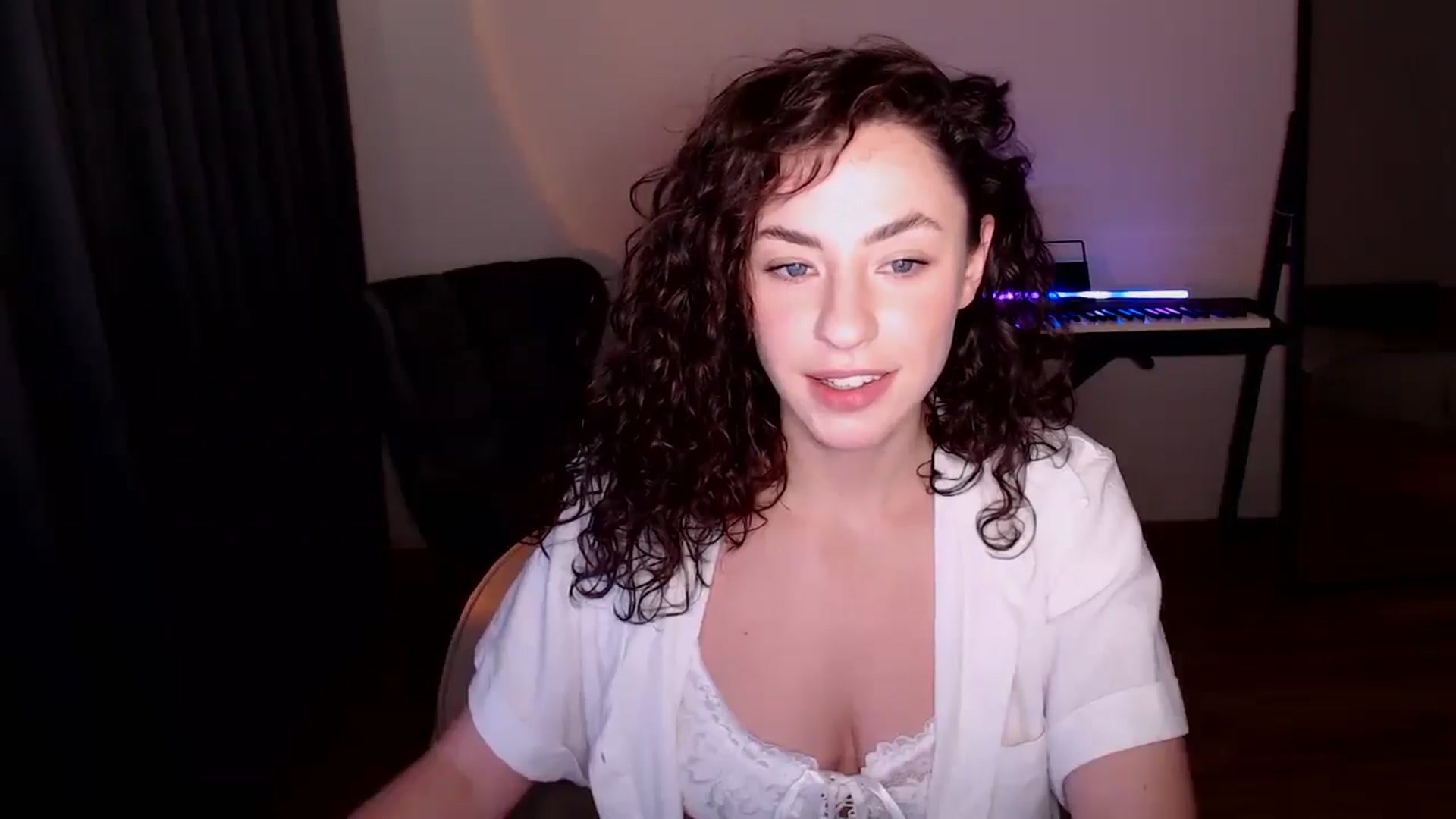 Gallery image thumbnail from BeWonderful's myfreecams stream on, 12/04/2025, 14:25 image 15 of 20