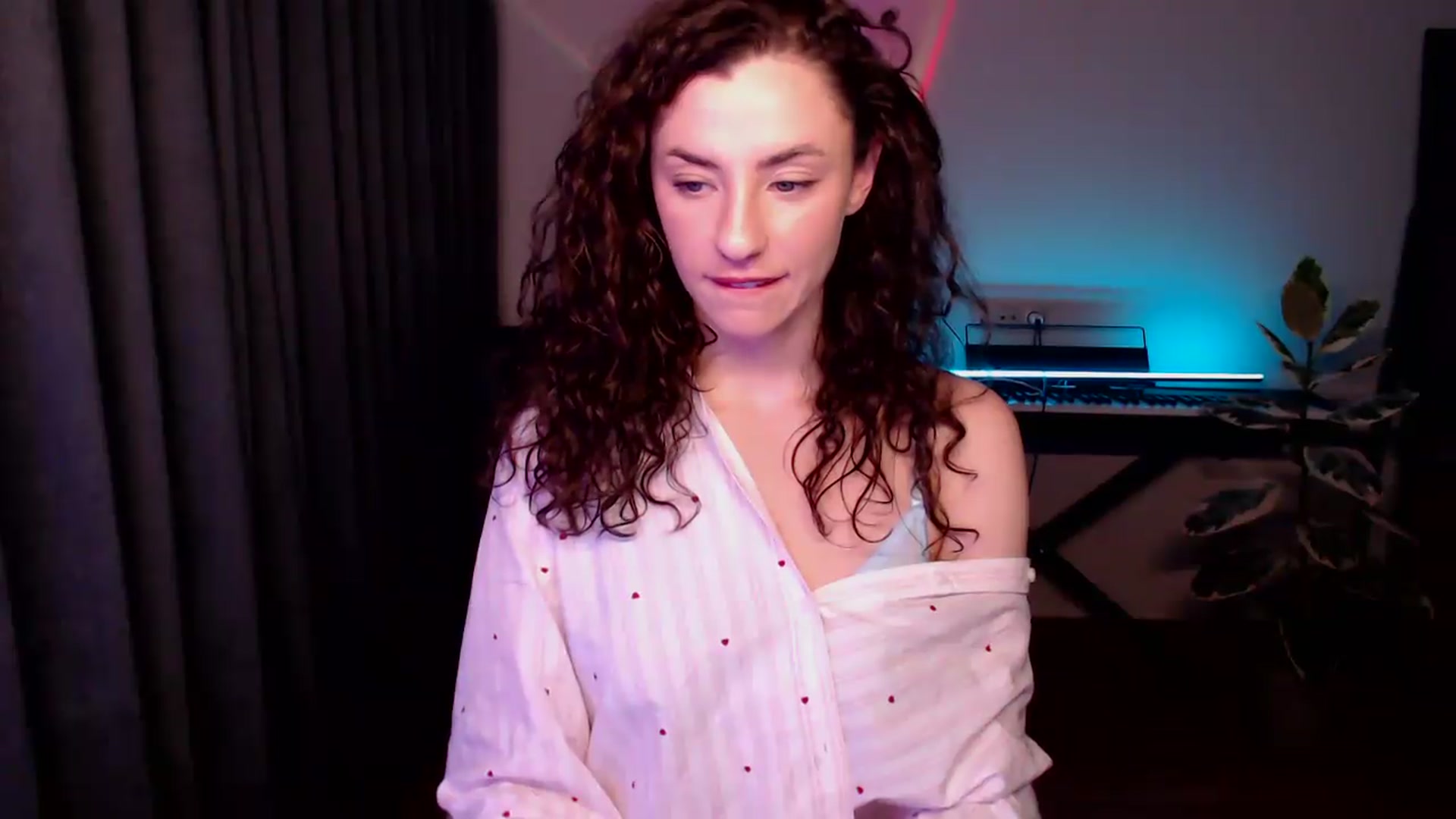 Gallery image thumbnail from BeWonderful's myfreecams stream on, 04/22/2026, 21:25 image 8 of 20