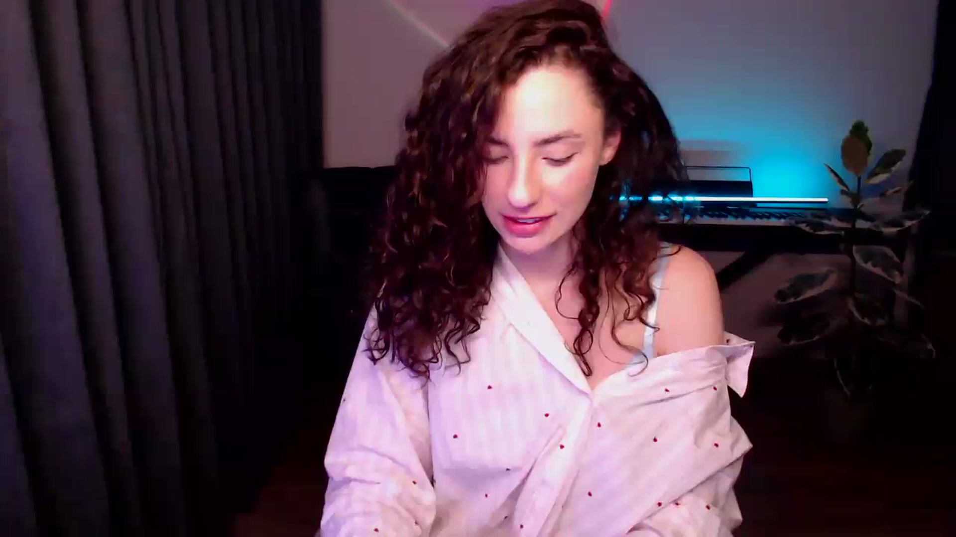 Gallery image thumbnail from BeWonderful's myfreecams stream on, 04/22/2026, 21:25 image 16 of 20
