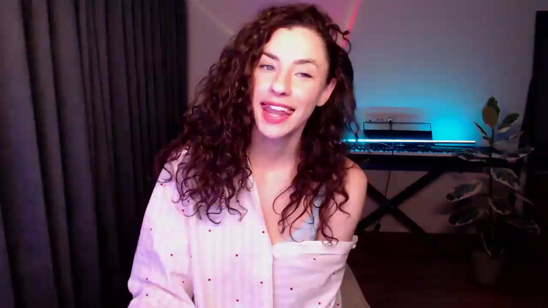 Gallery image thumbnail from BeWonderful's myfreecams stream on, 04/22/2026, 21:25 image 7 of 20