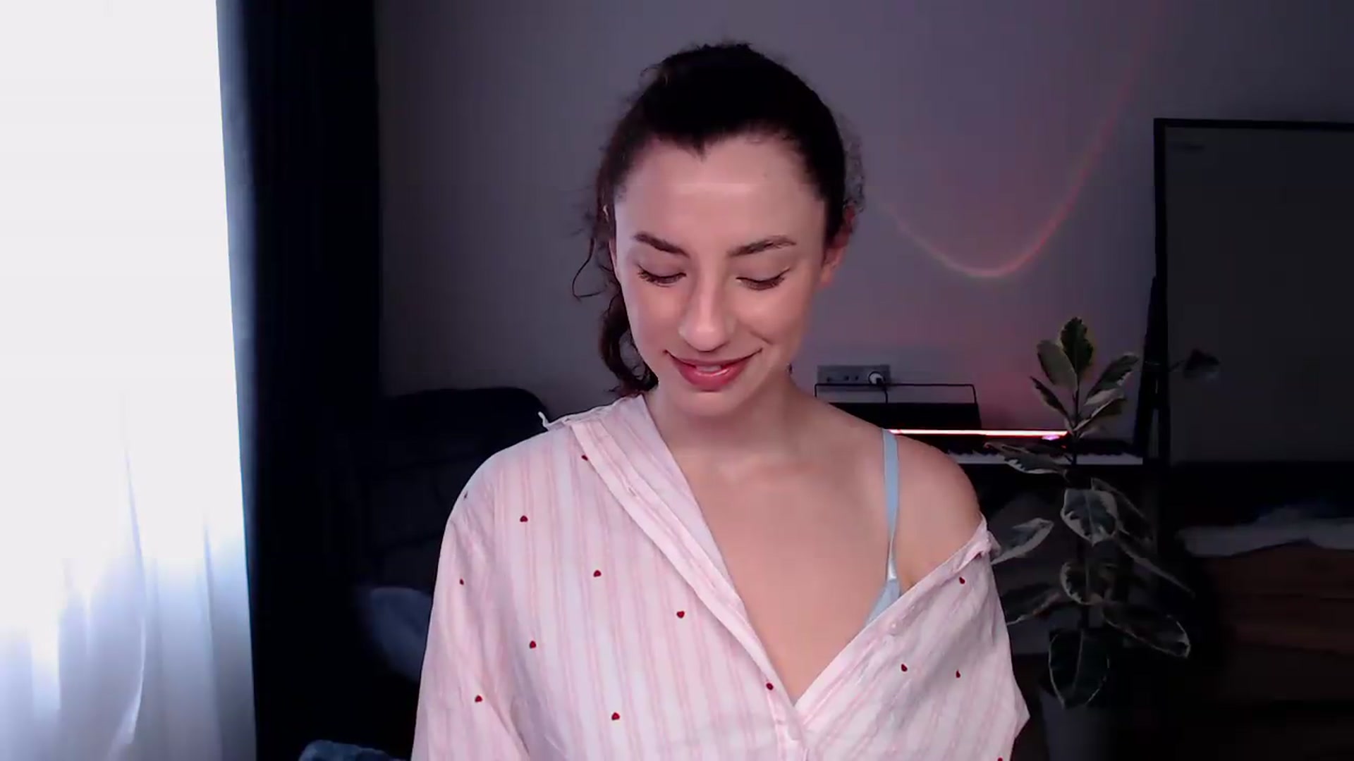 Gallery image thumbnail from BeWonderful's myfreecams stream on, 04/29/2026, 09:27 image 10 of 20