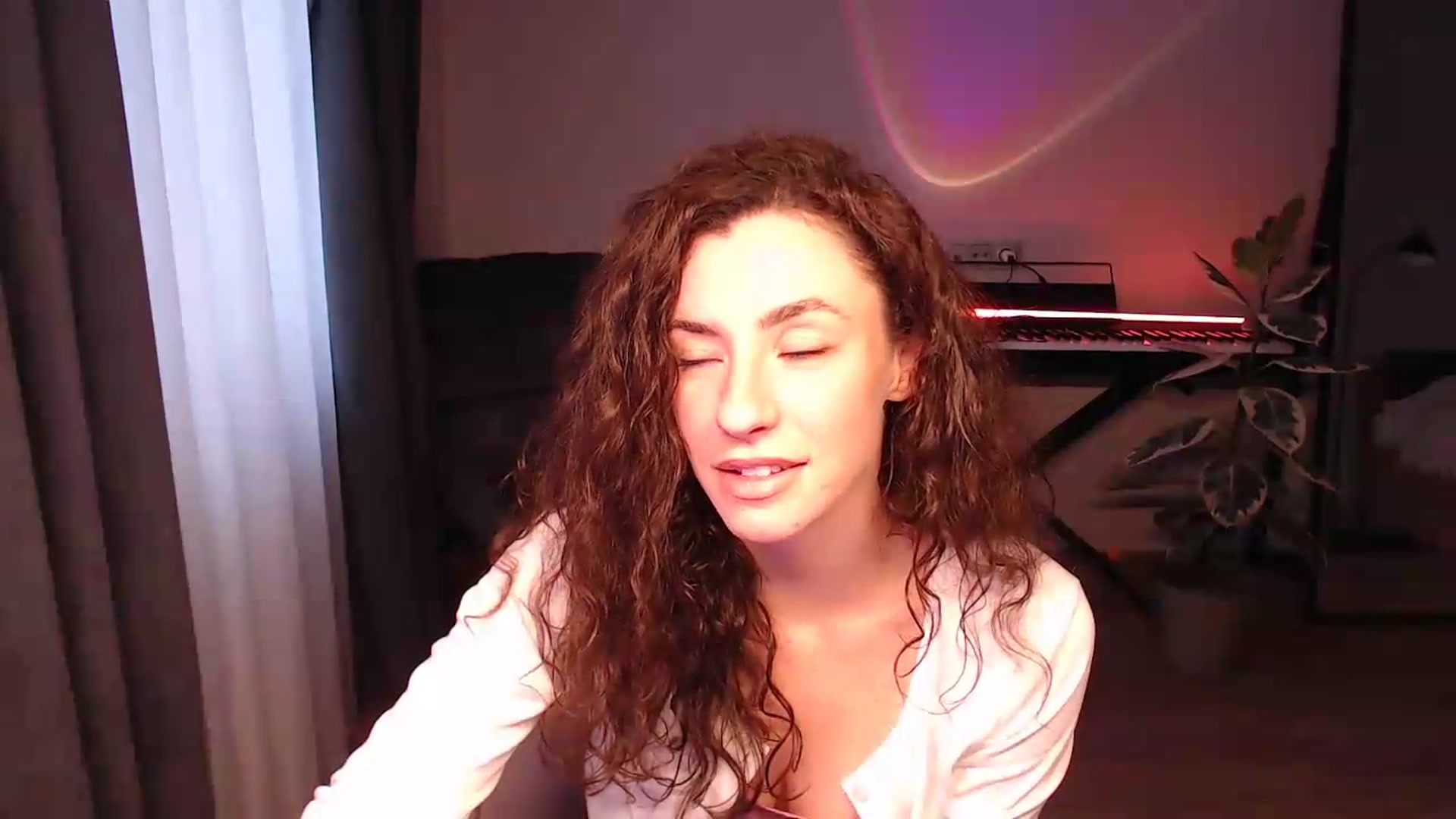 Gallery image thumbnail from BeWonderful's myfreecams stream on, 05/27/2026, 15:27 image 15 of 20