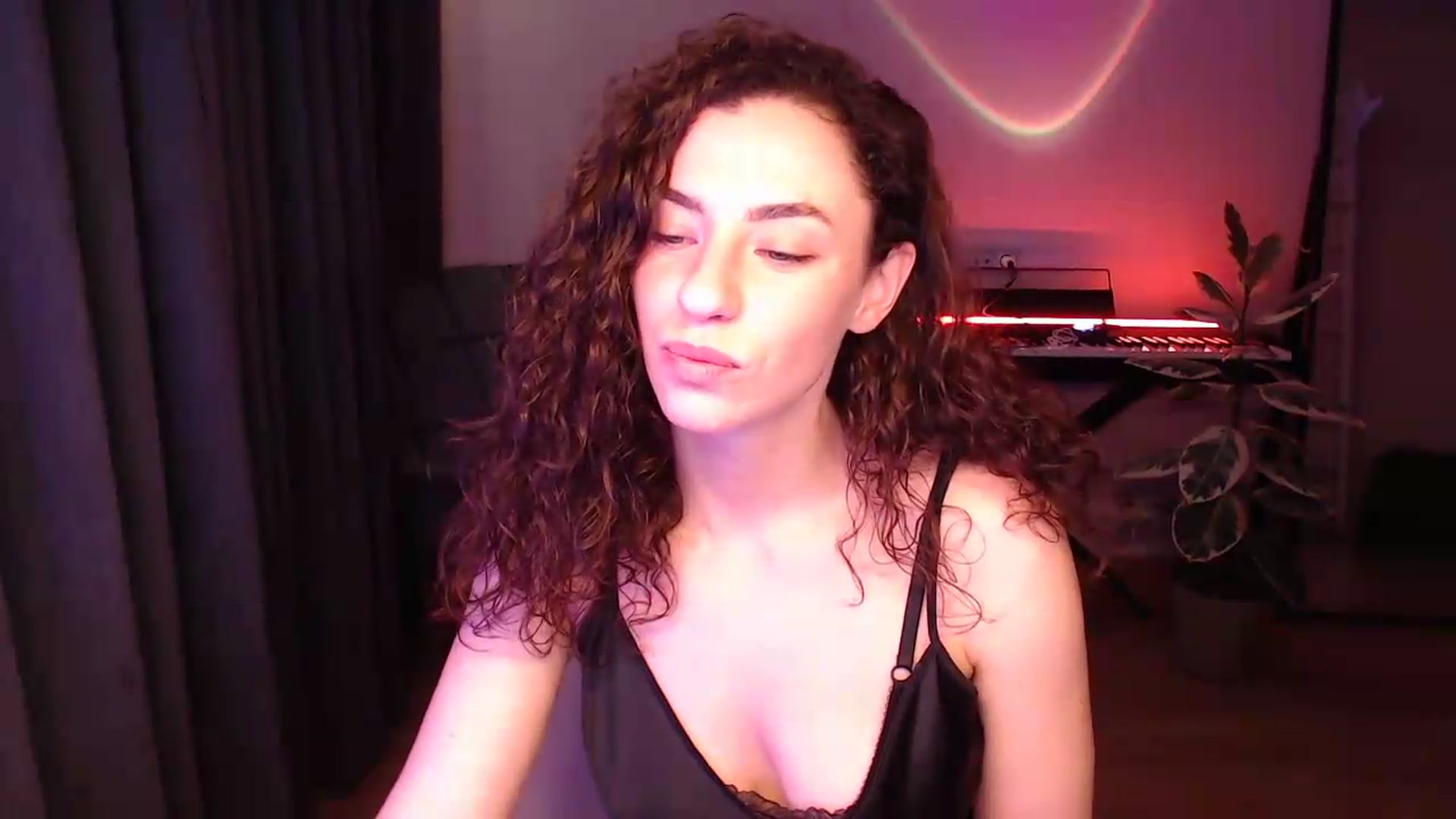 Gallery image thumbnail from BeWonderful's myfreecams stream on, 06/05/2026, 20:09 image 14 of 20