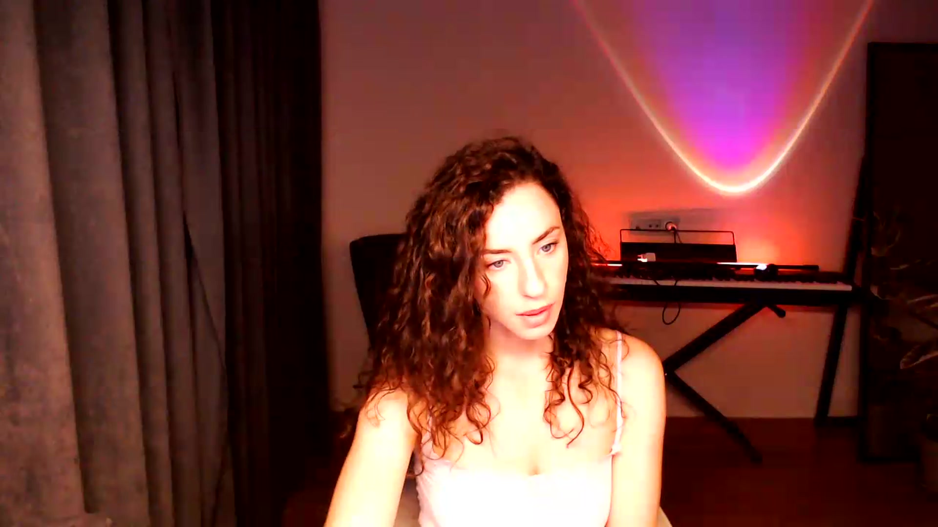 Gallery image thumbnail from BeWonderful's myfreecams stream on, 08/11/2026, 21:20 image 18 of 20