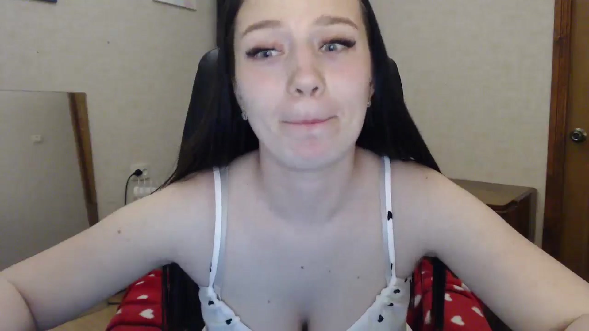 Gallery image thumbnail from Be_beauty's myfreecams stream on, 05/05/2026, 20:49 image 14 of 20