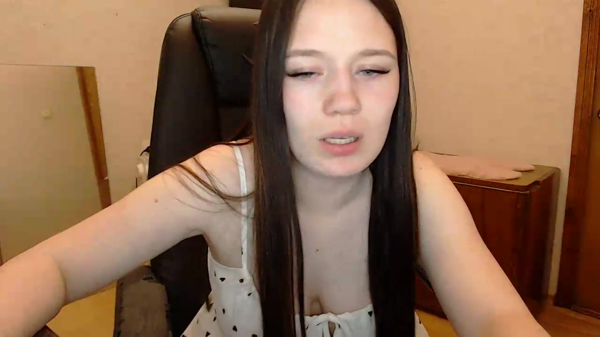 Gallery image thumbnail from Be_beauty's myfreecams stream on, 05/08/2026, 20:36 image 8 of 20