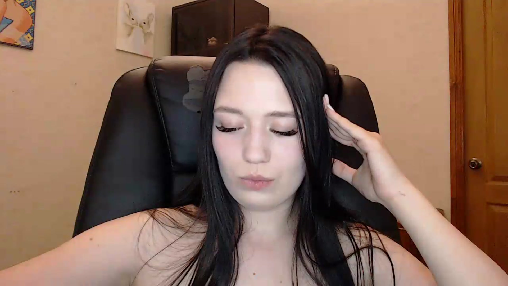 Gallery image thumbnail from Be_beauty's myfreecams stream on, 05/29/2026, 19:48 image 10 of 20
