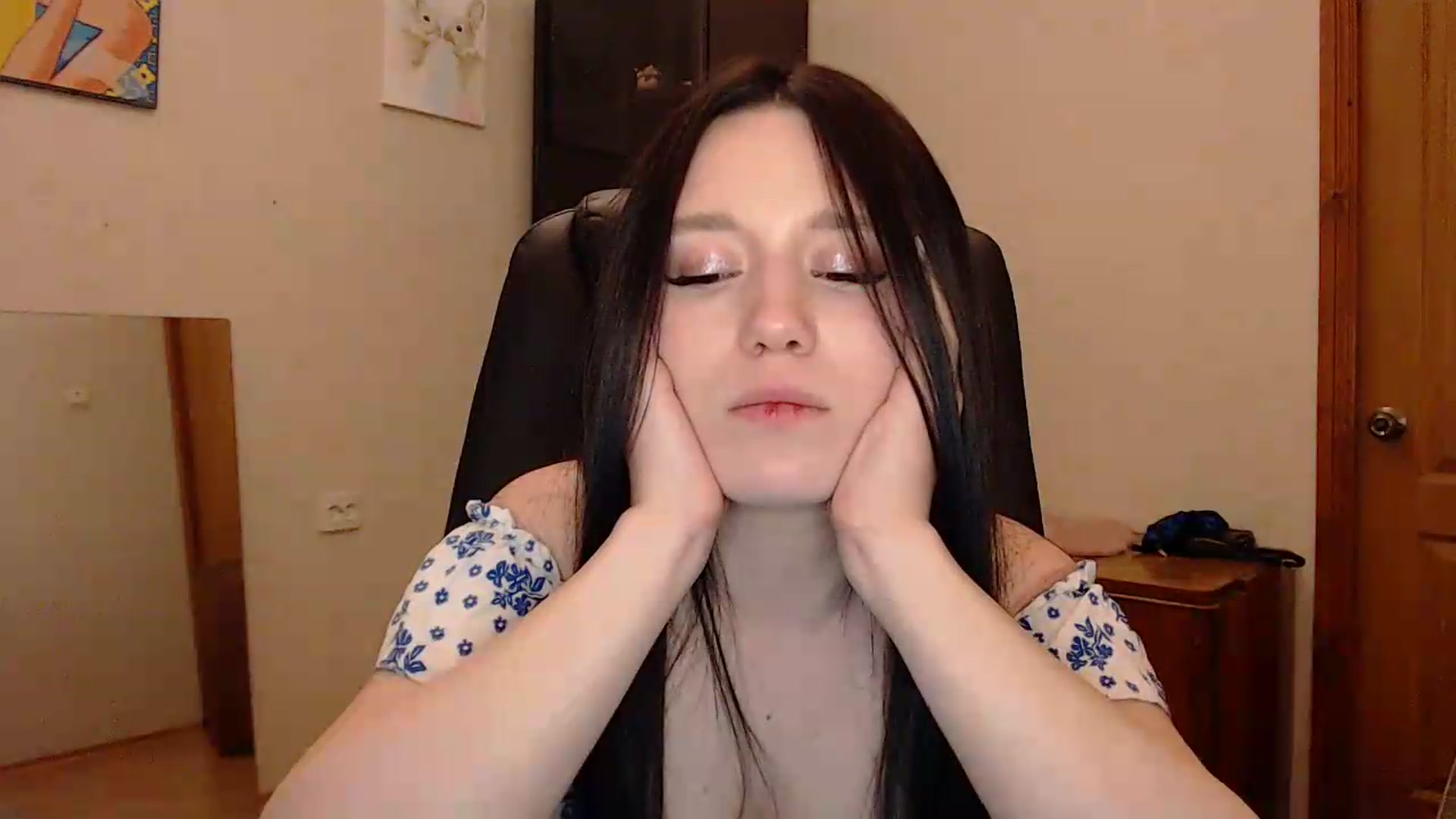Gallery image thumbnail from Be_beauty's myfreecams stream on, 05/31/2026, 20:45 image 7 of 20