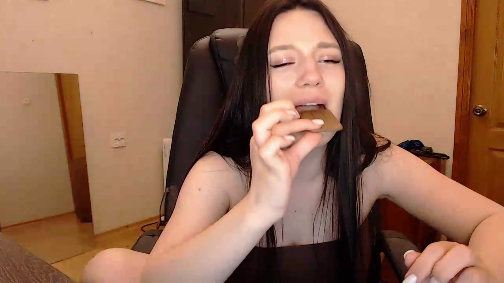 Gallery image thumbnail from Be_beauty's myfreecams stream on, 05/31/2026, 22:17 image 20 of 20