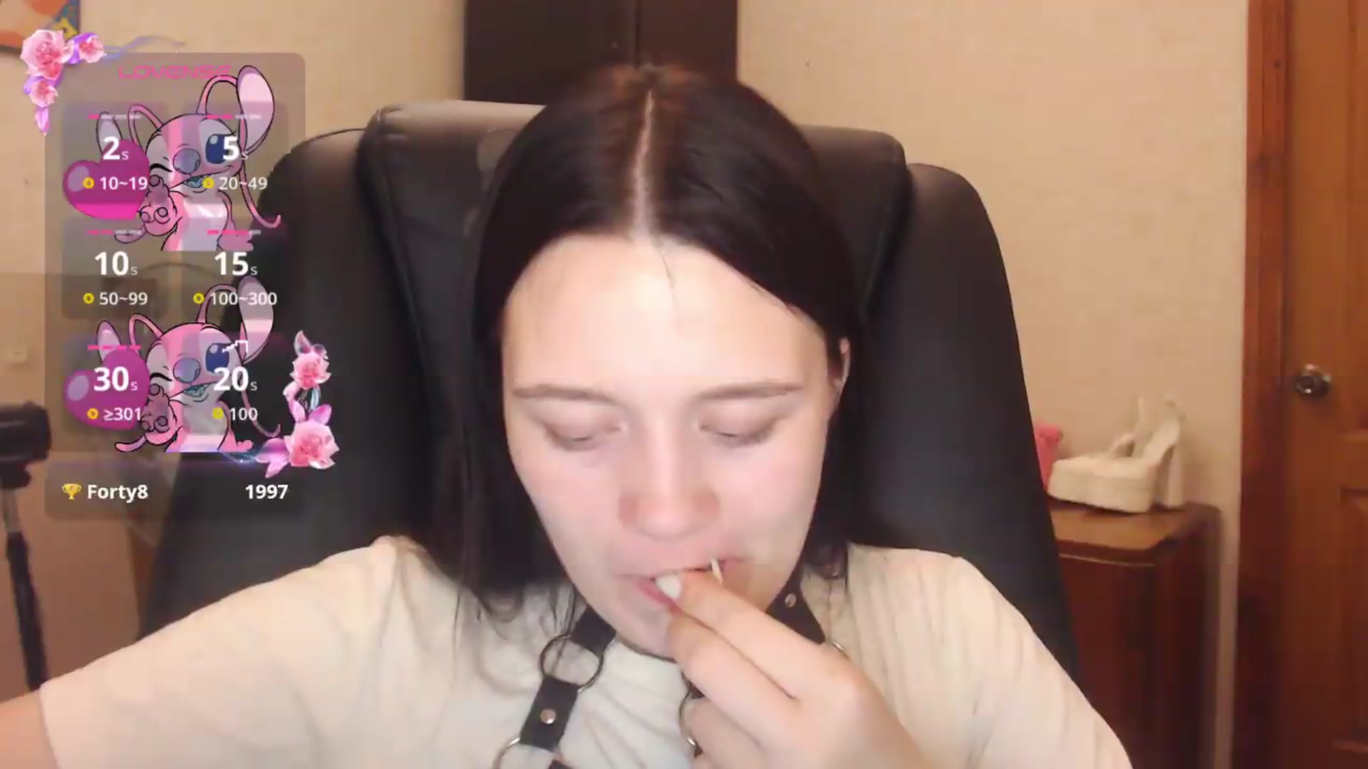Gallery image thumbnail from Be_beauty's myfreecams stream on, 06/27/2026, 23:33 image 16 of 20