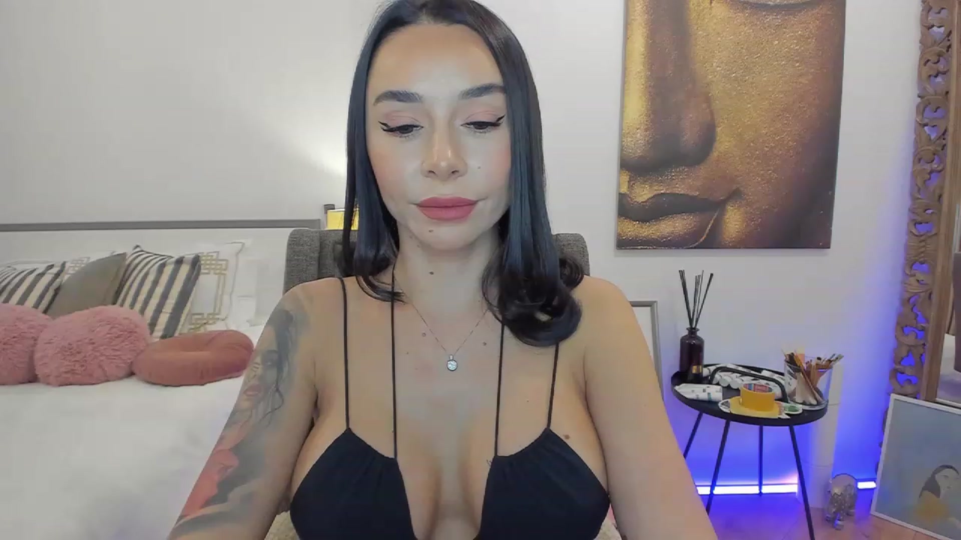 Gallery image thumbnail from BeaBeatrice's myfreecams stream on, 11/17/2022, 17:12 image 17 of 20